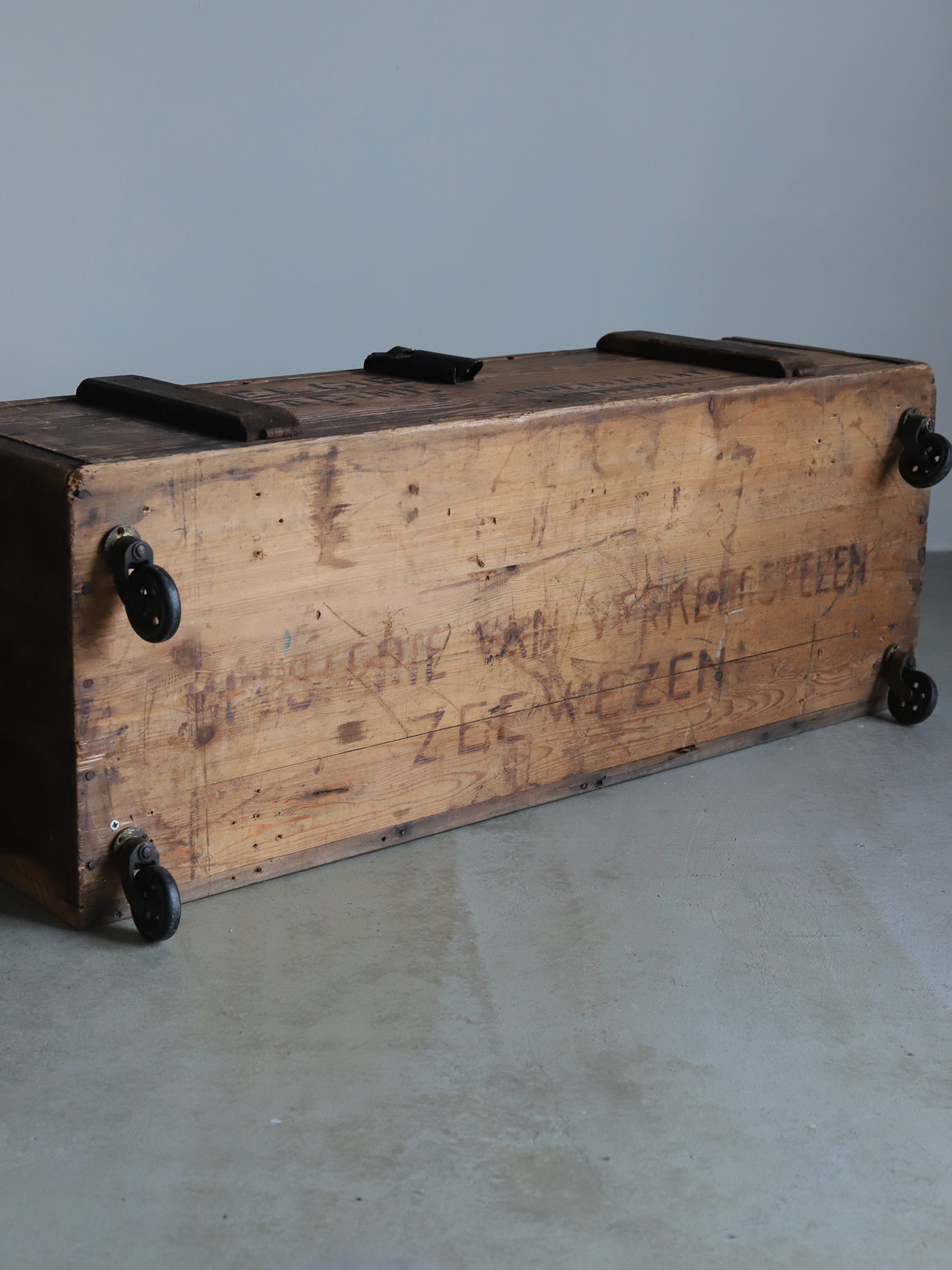 153 サイドボード