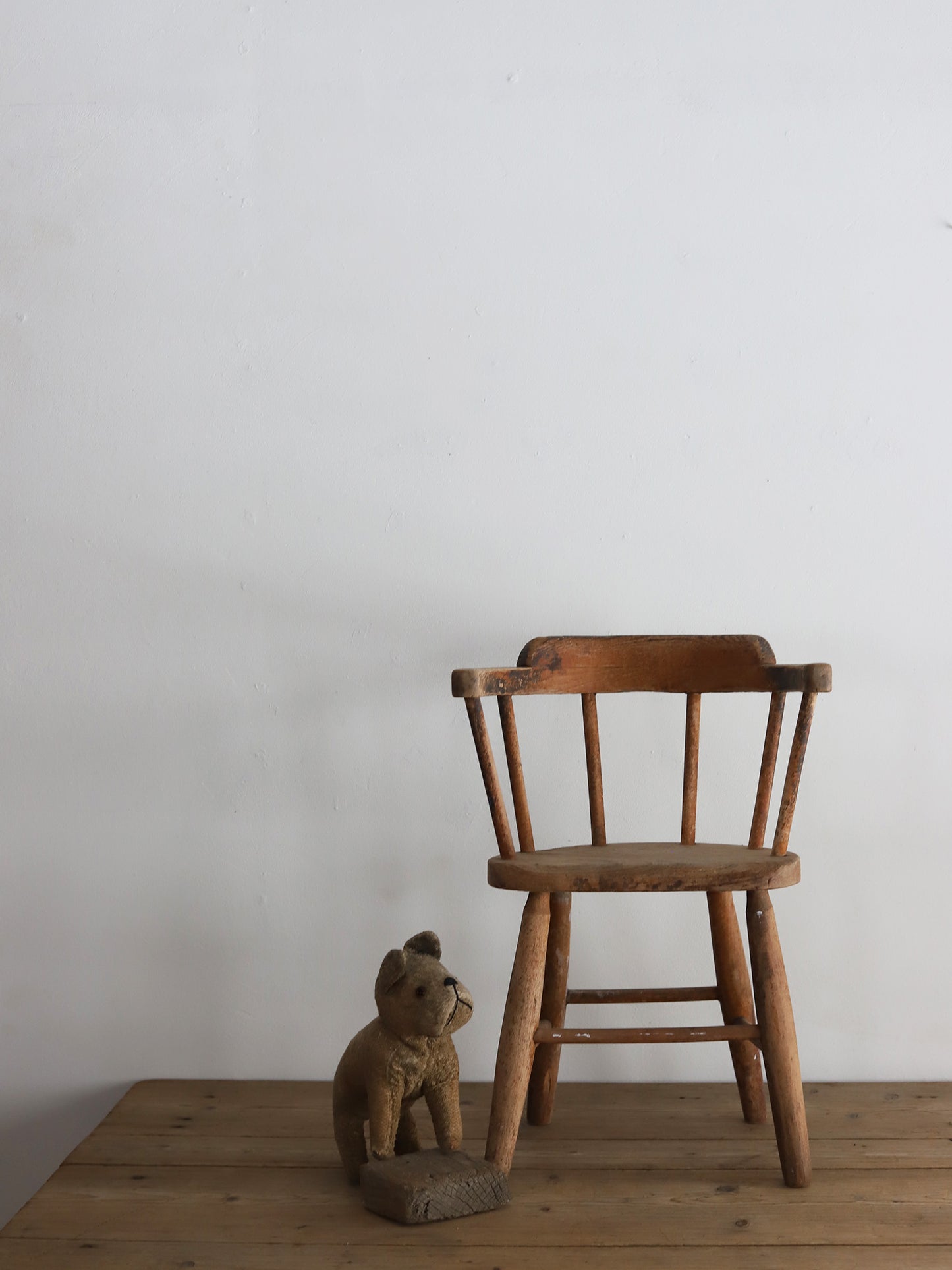 068 CHILD CHAIR