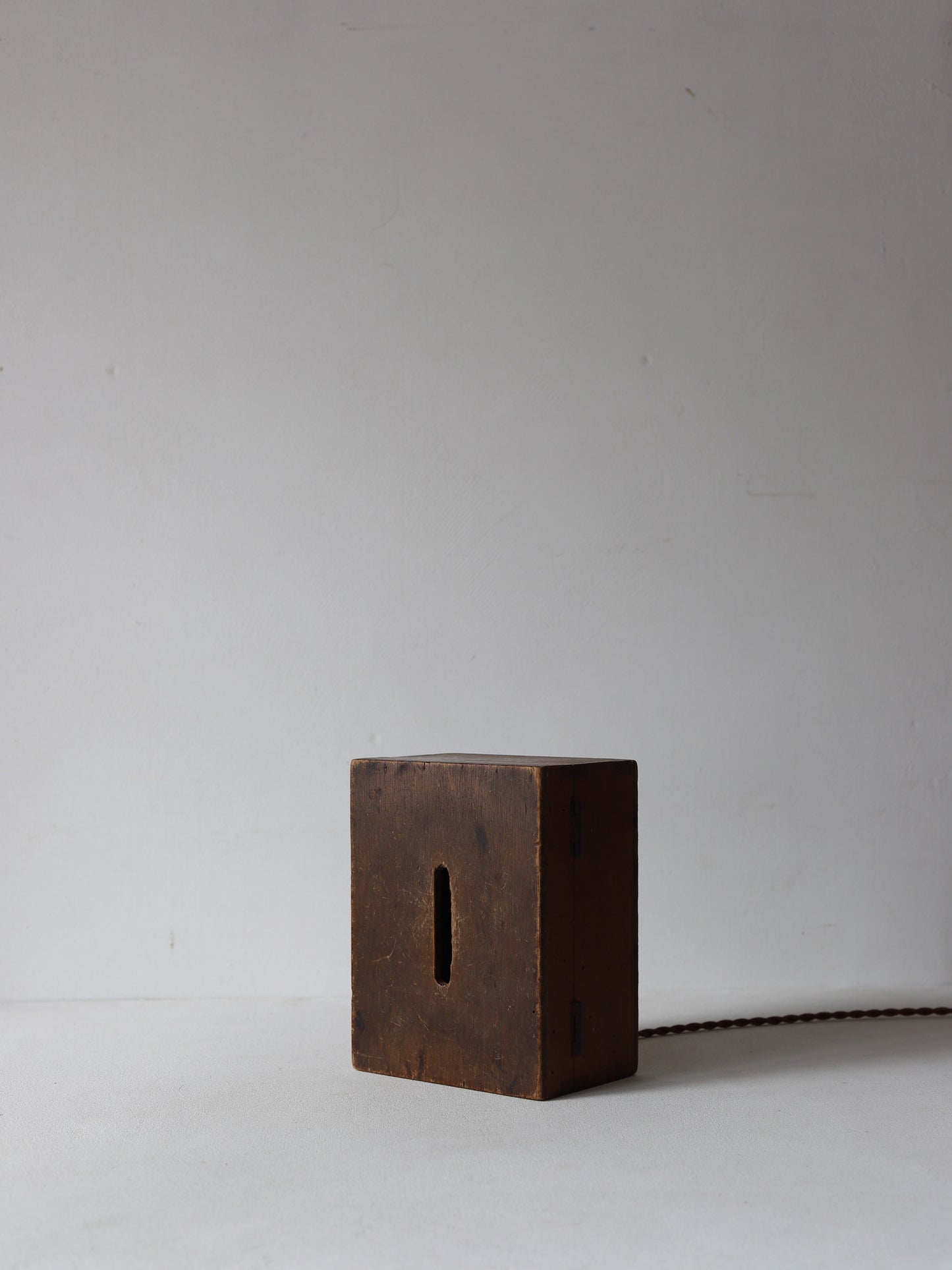 WOOD BOX LAMP