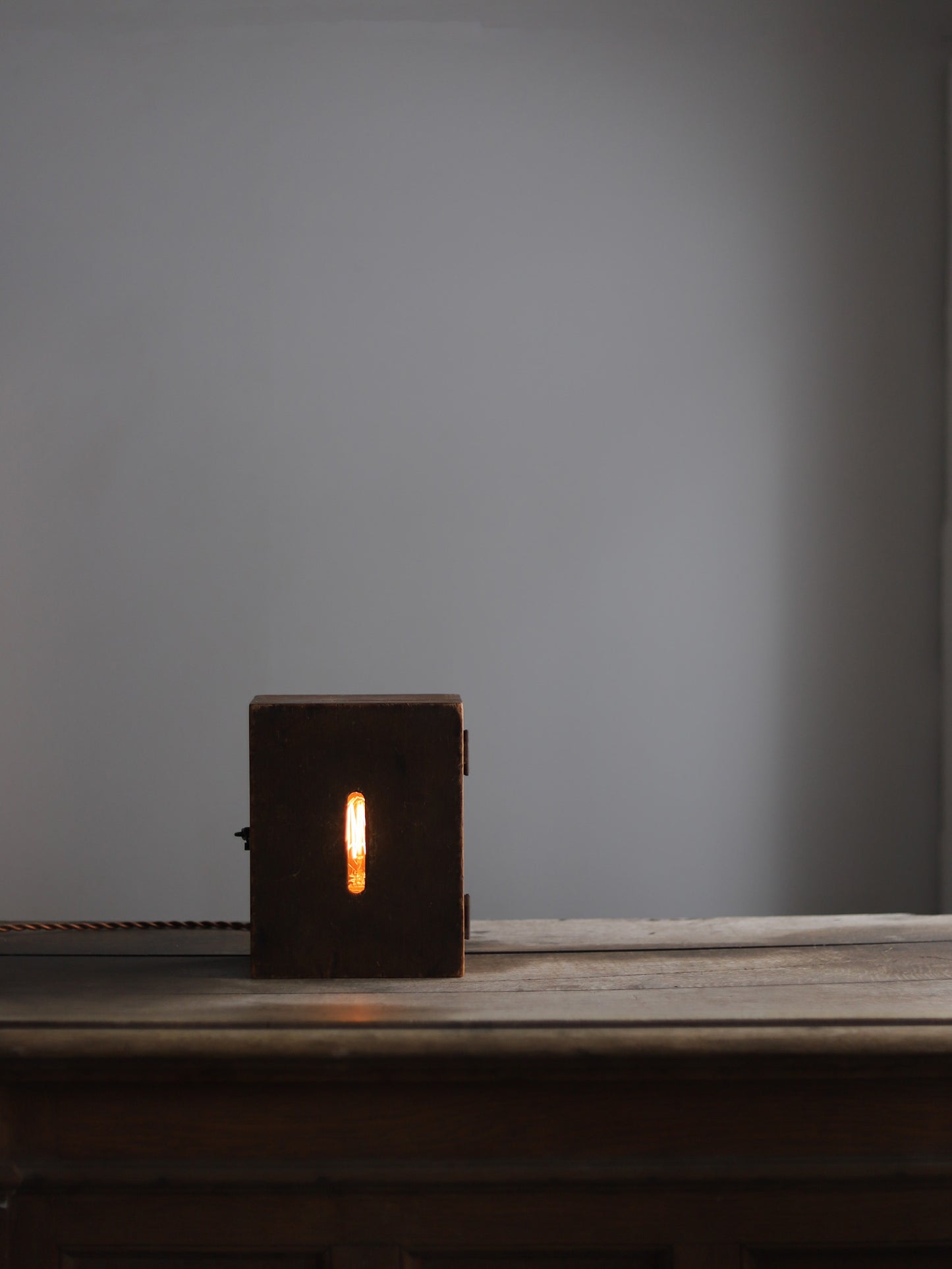 WOOD BOX LAMP