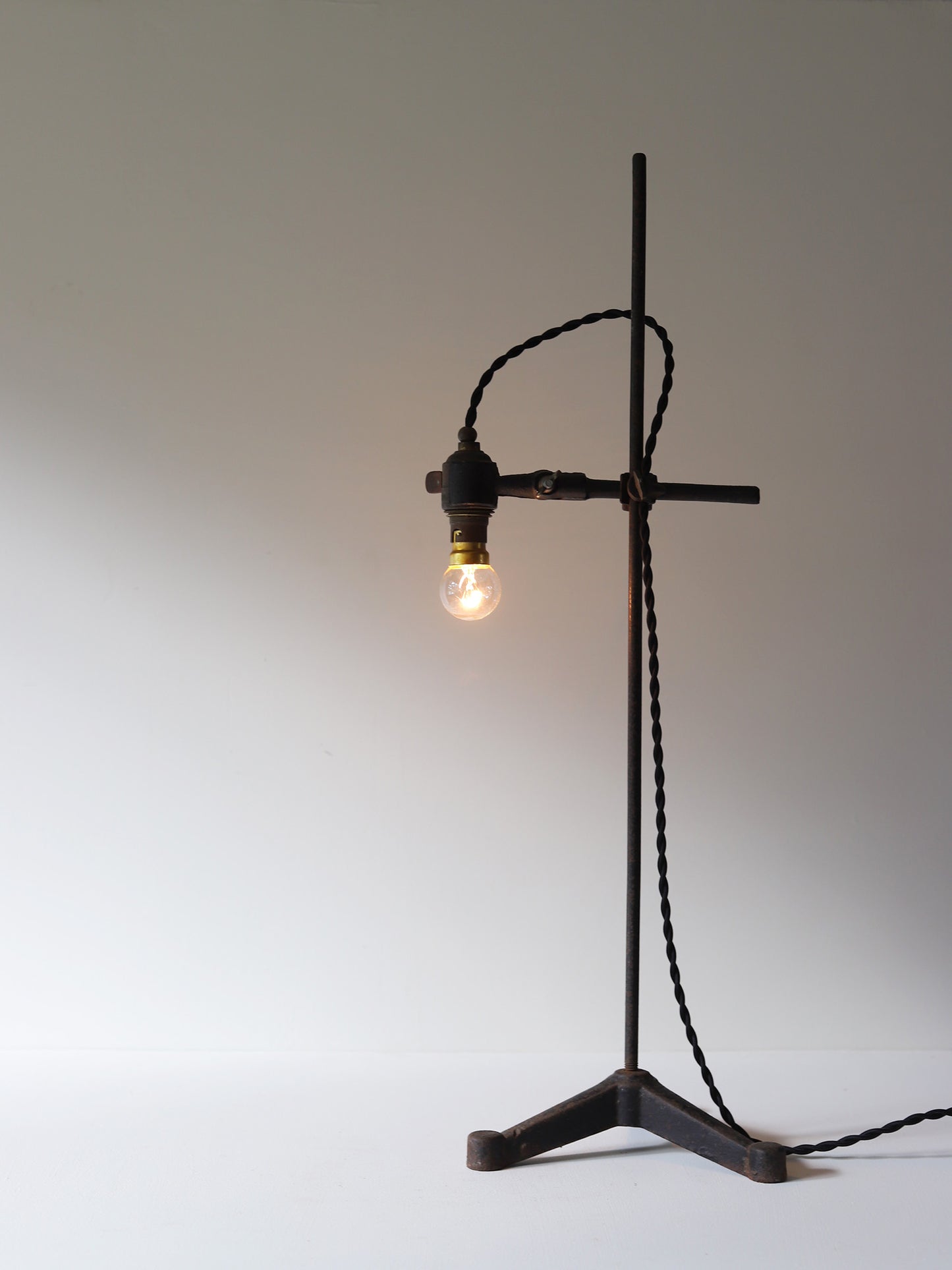 IRON STAND LAMP 178