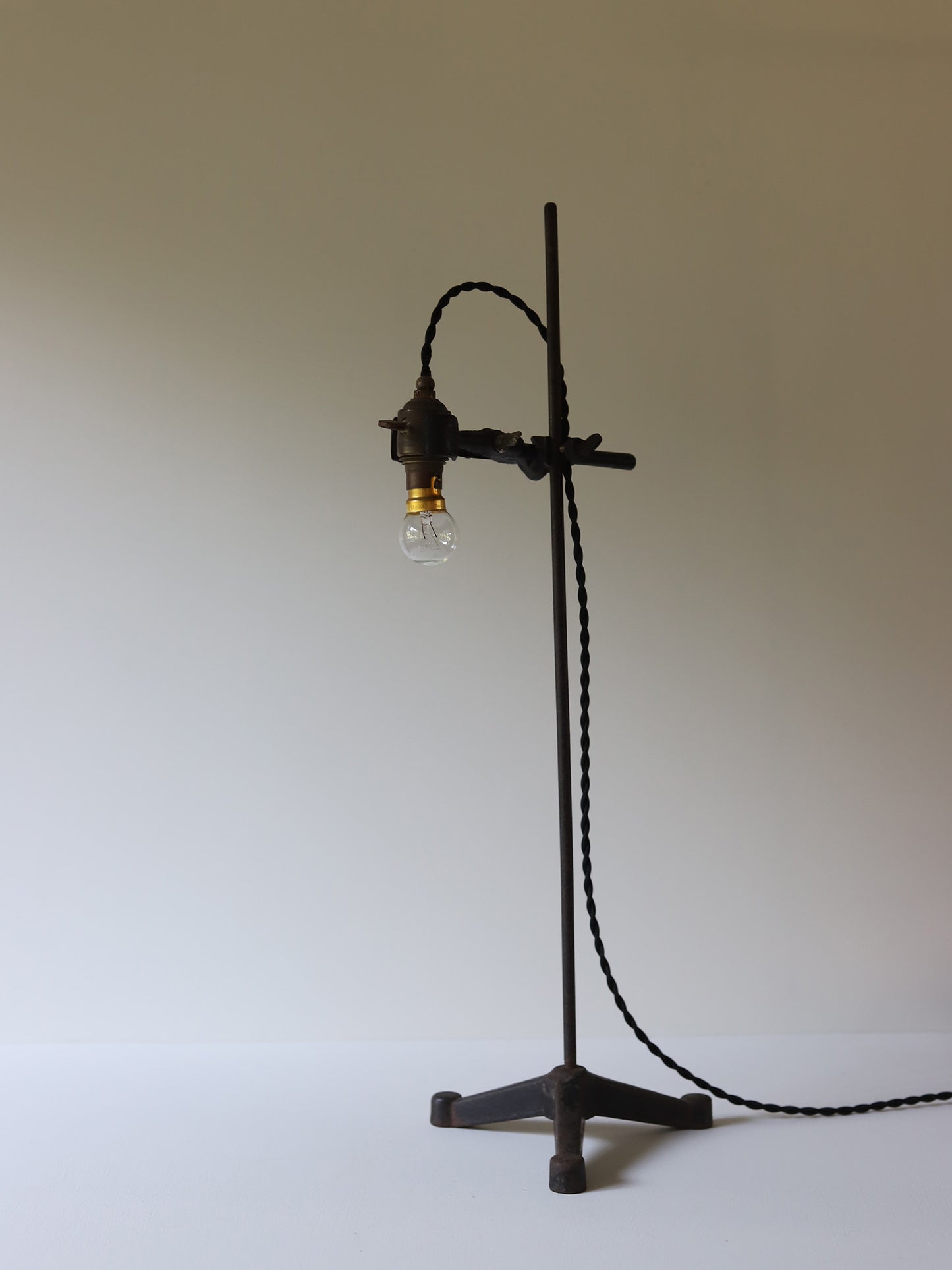 IRON STAND LAMP 178