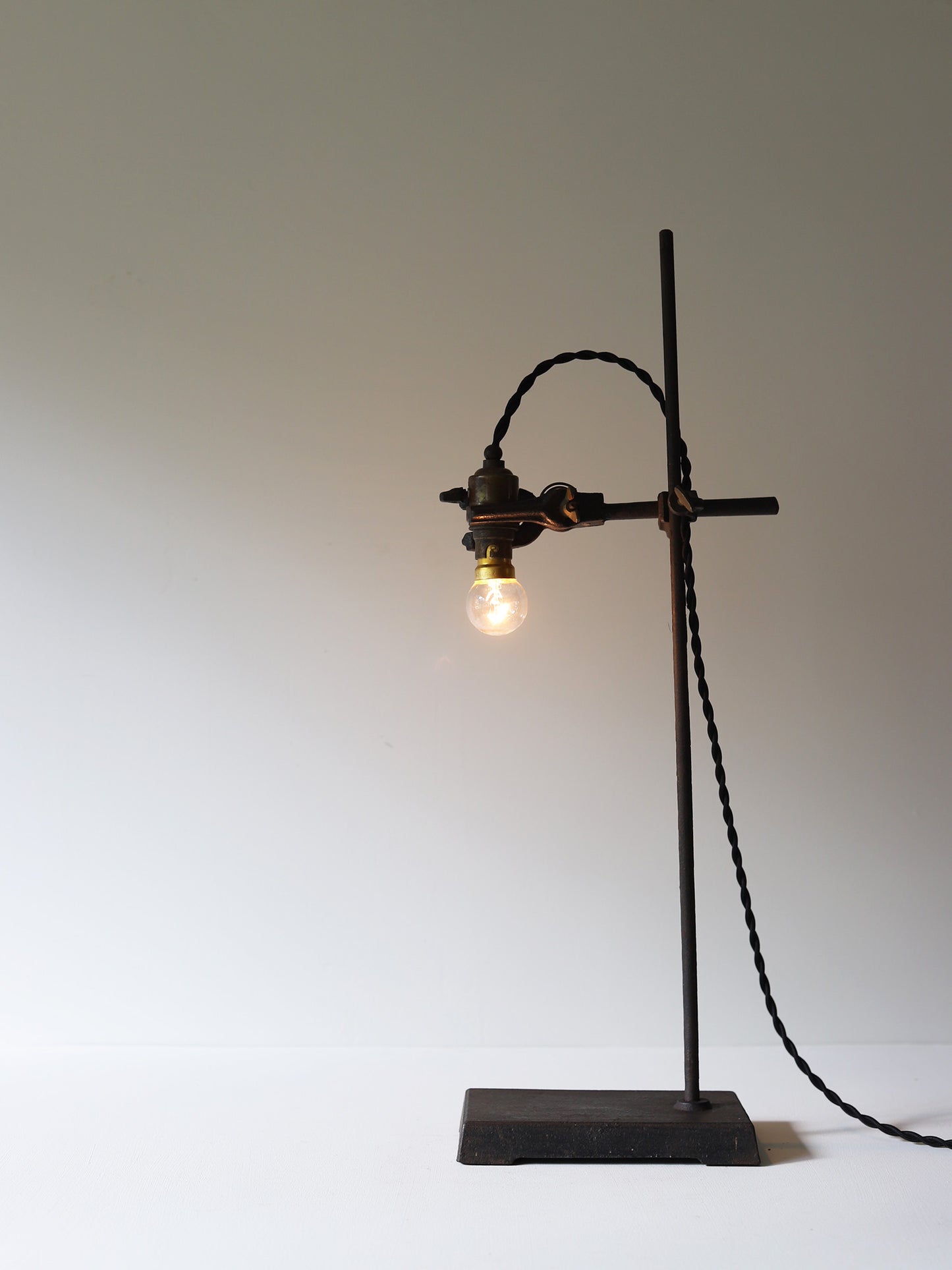 IRON STAND LAMP 179