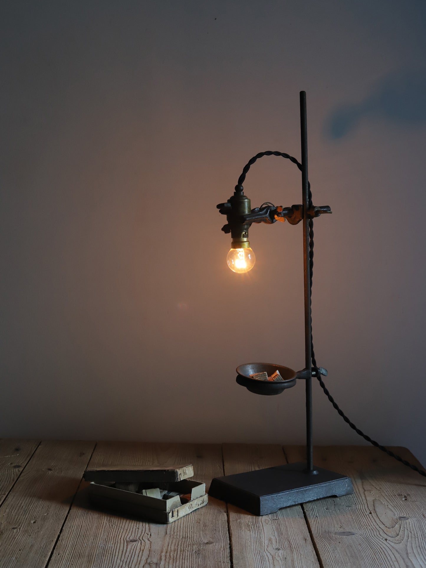 IRON STAND LAMP 179