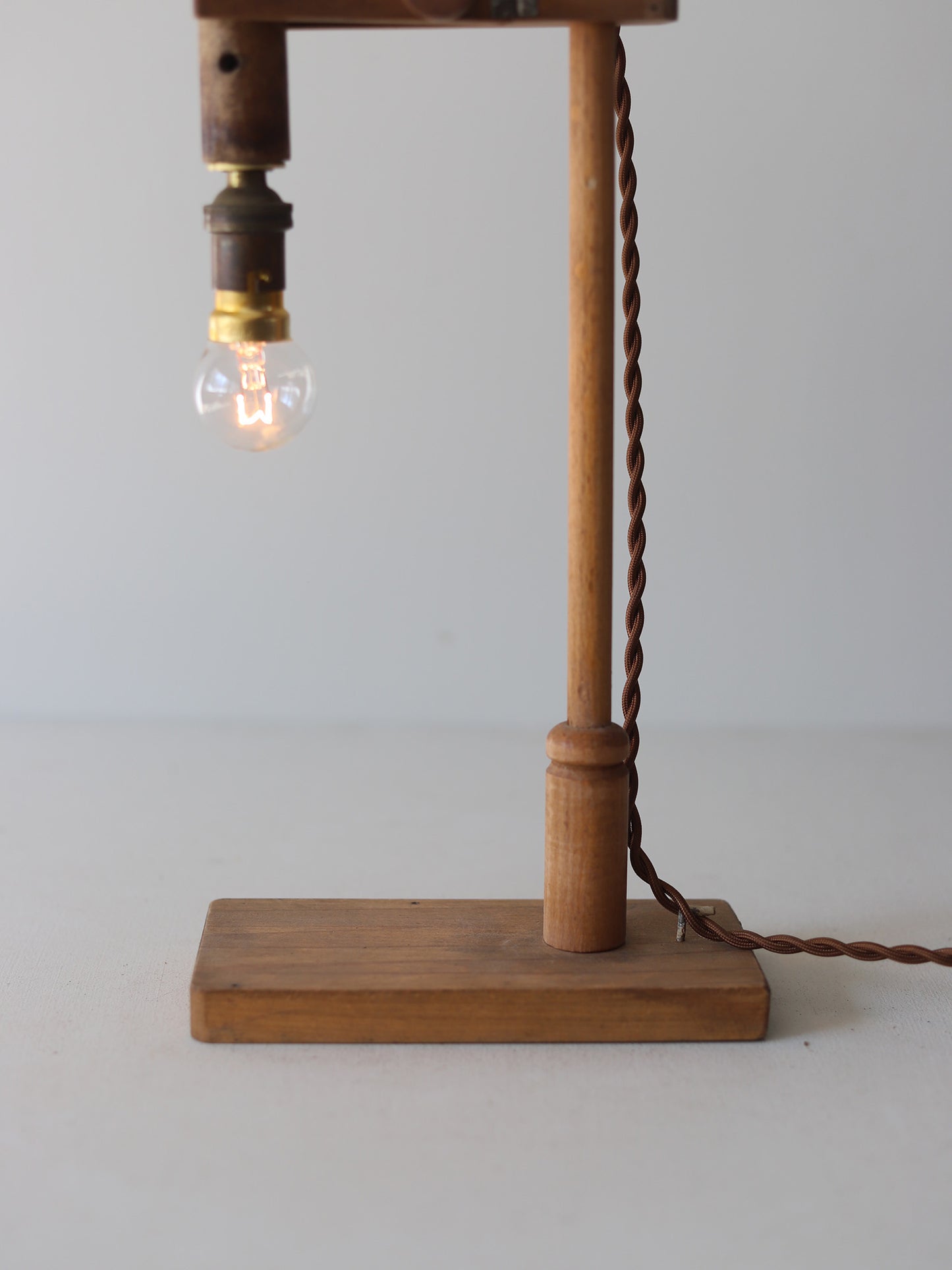 WOOD STAND WORK LAMP  187