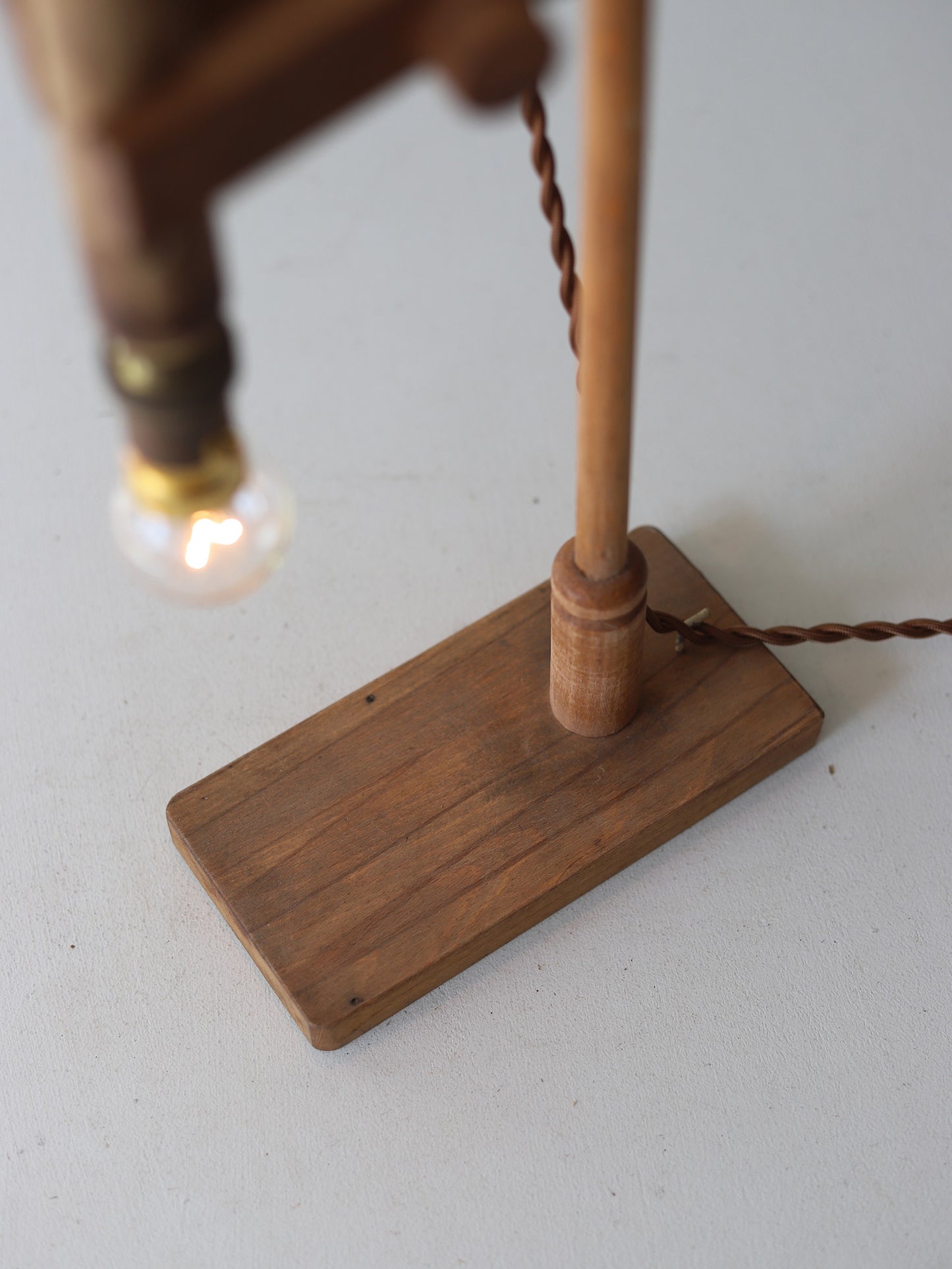 WOOD STAND WORK LAMP 187