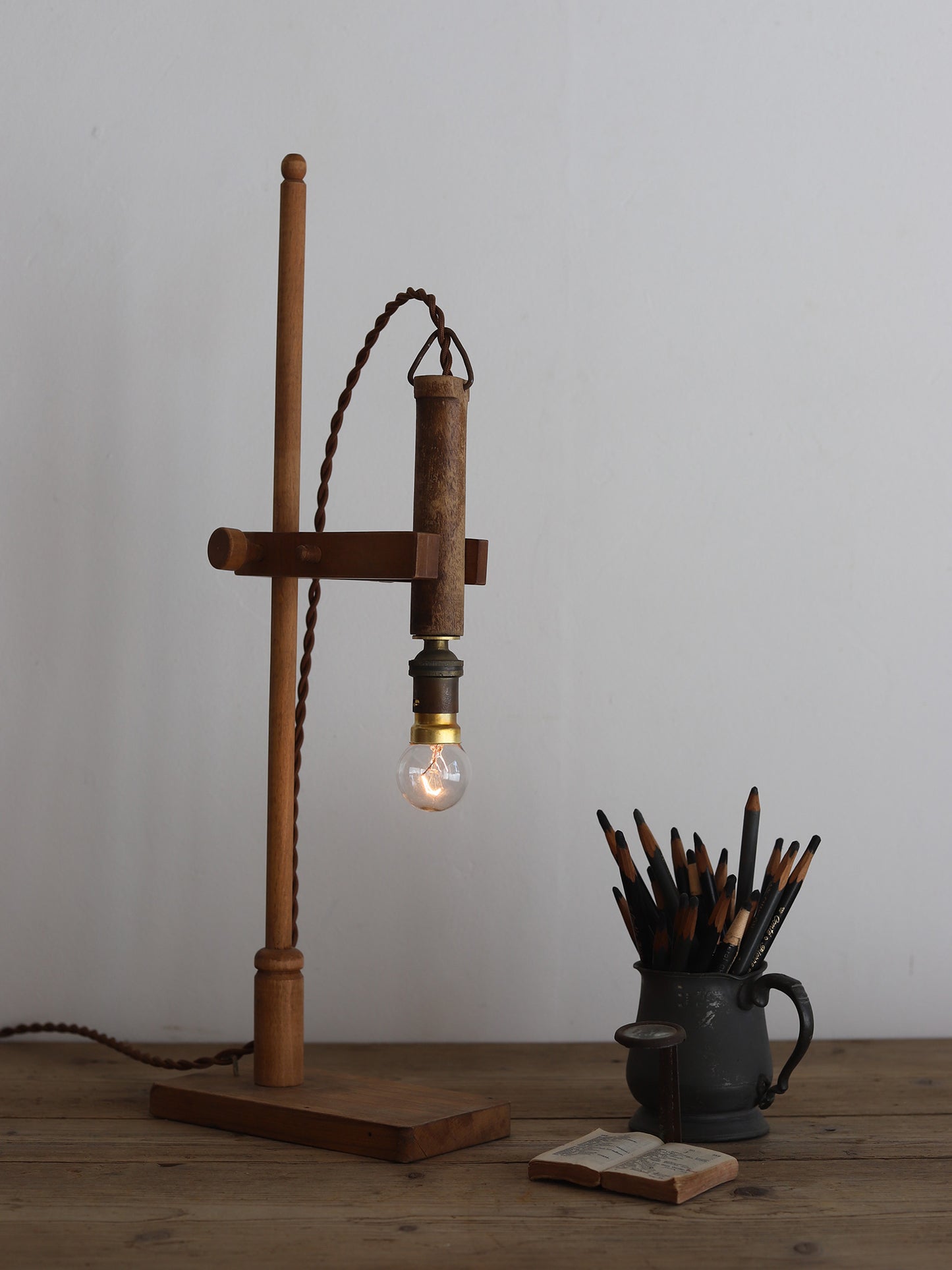WOOD STAND WORK LAMP 187