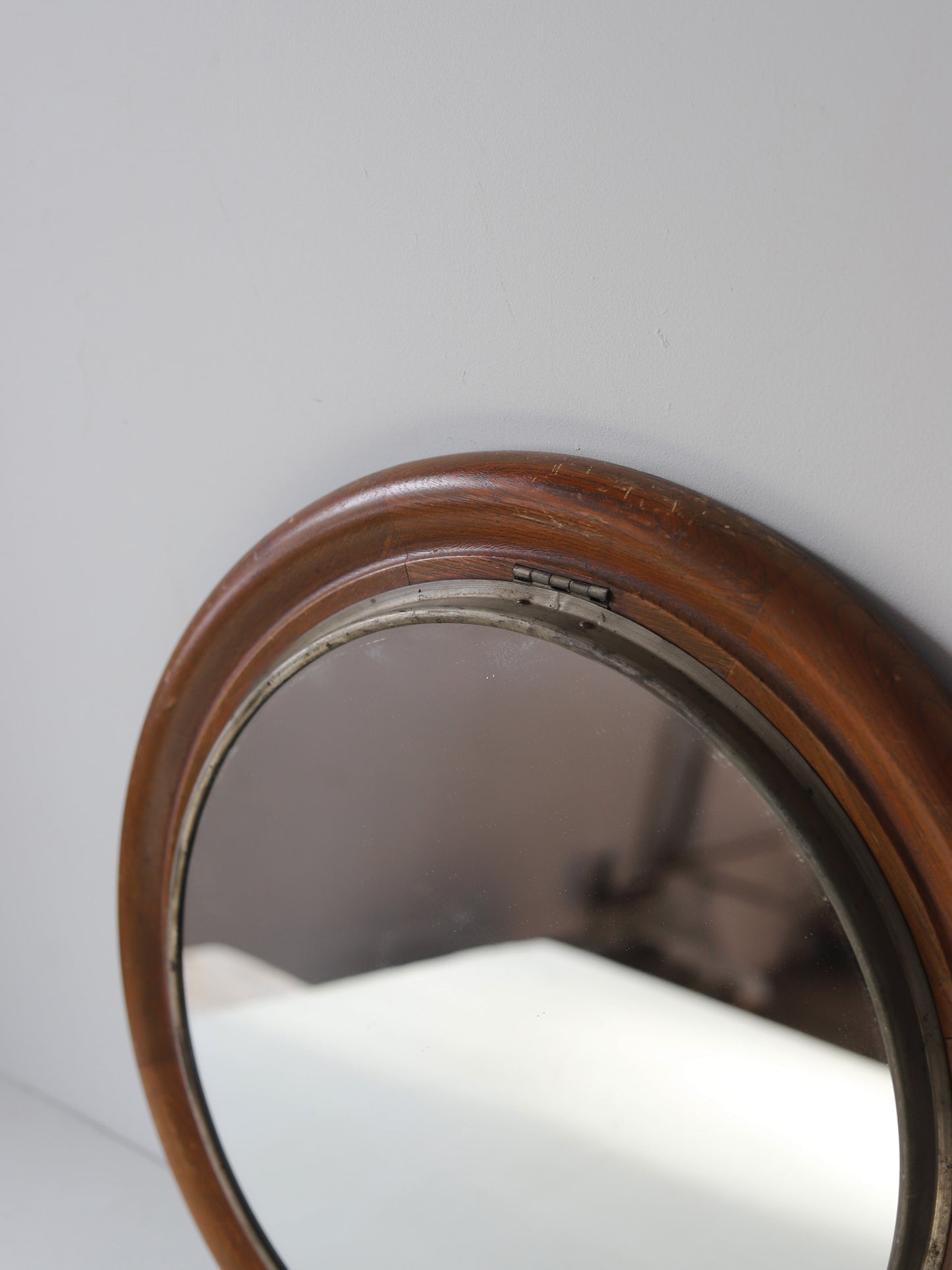 MIRROR 191 ROUND