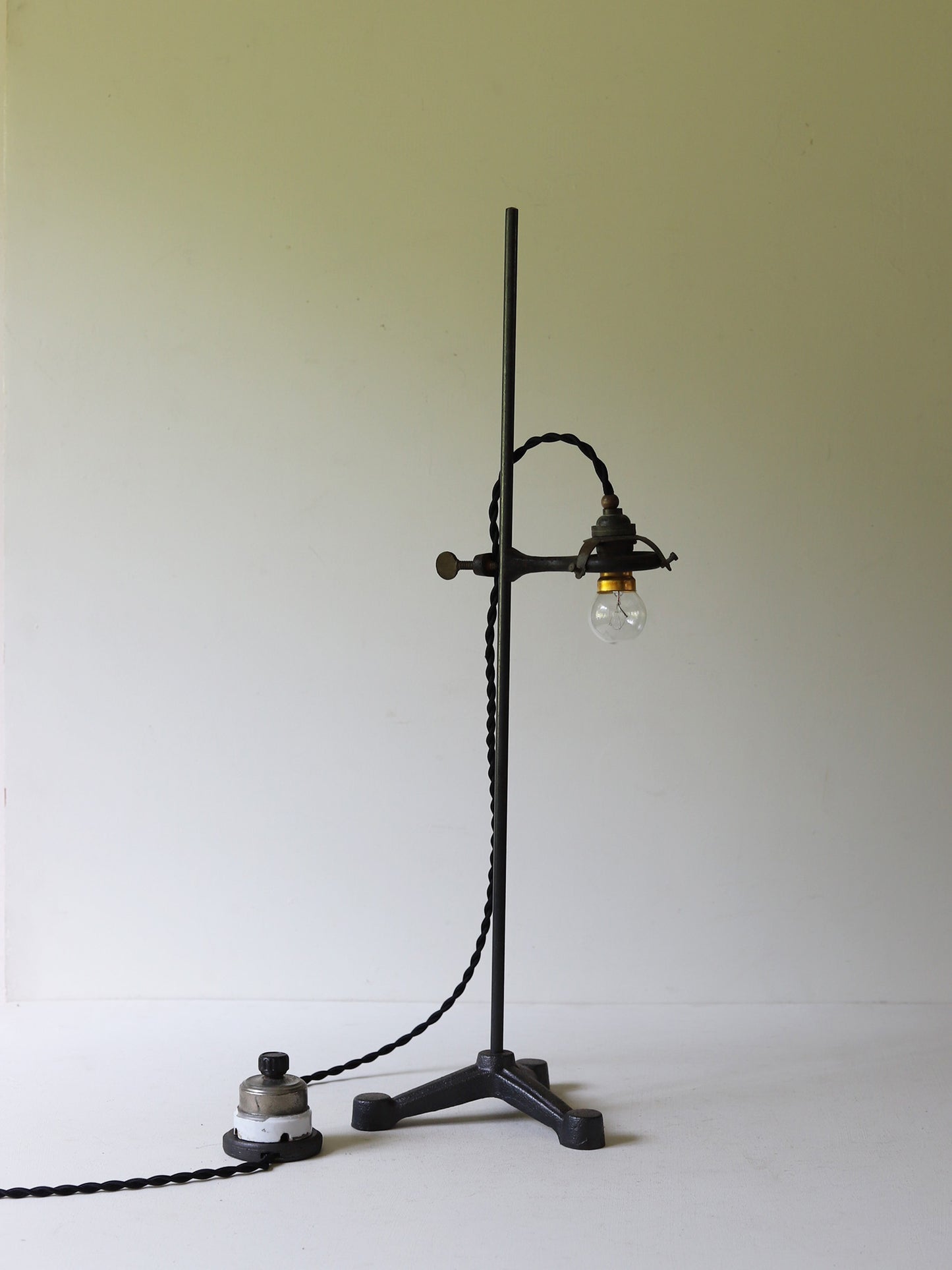 IRON STAND LAMP