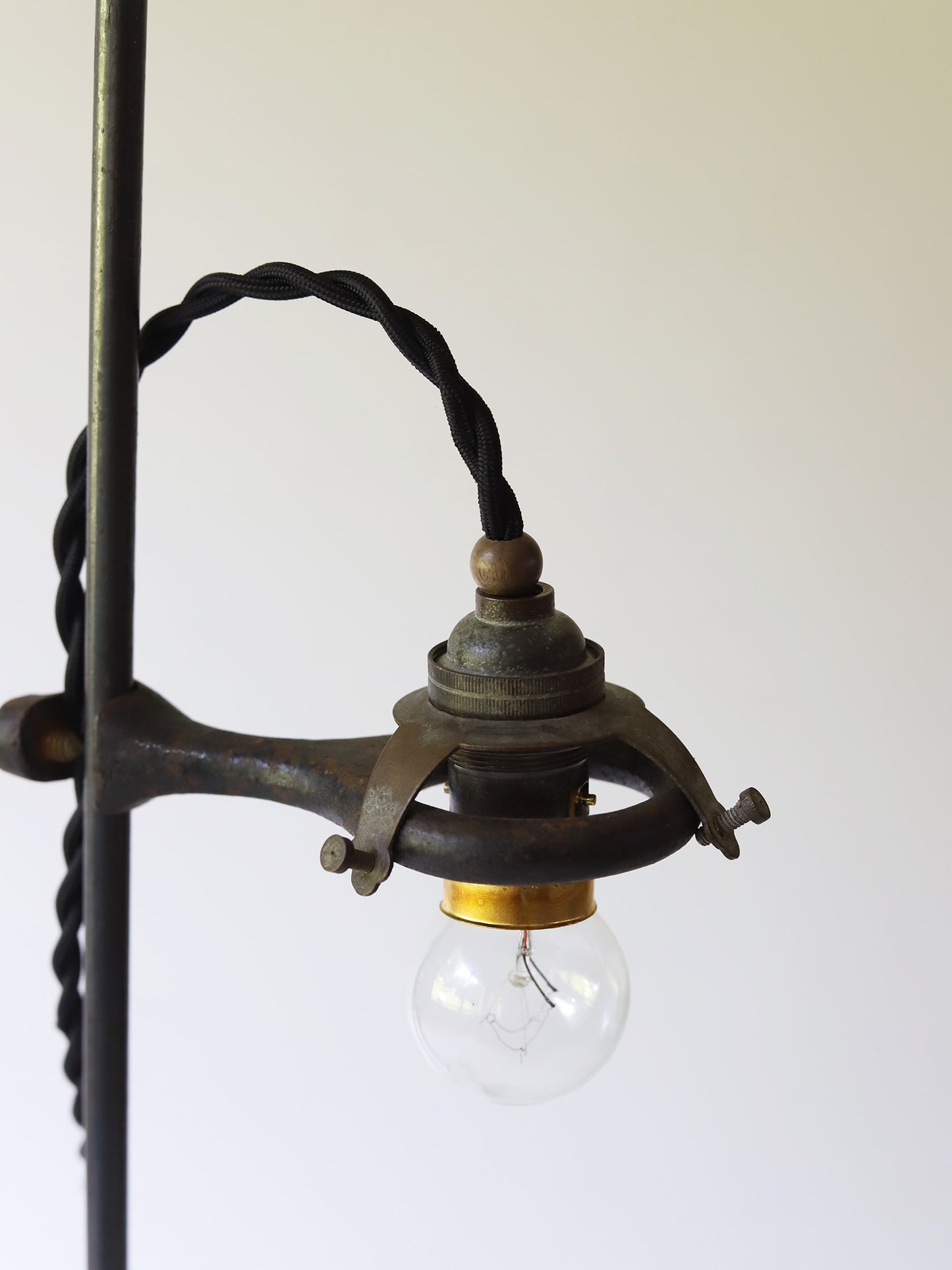 IRON STAND LAMP