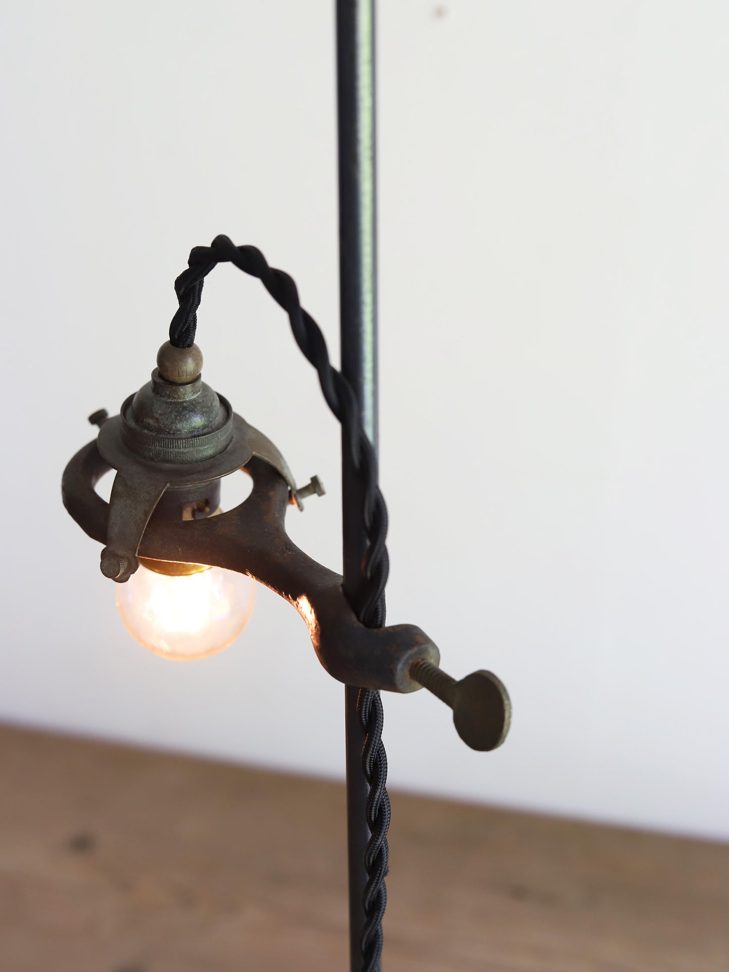 IRON STAND LAMP