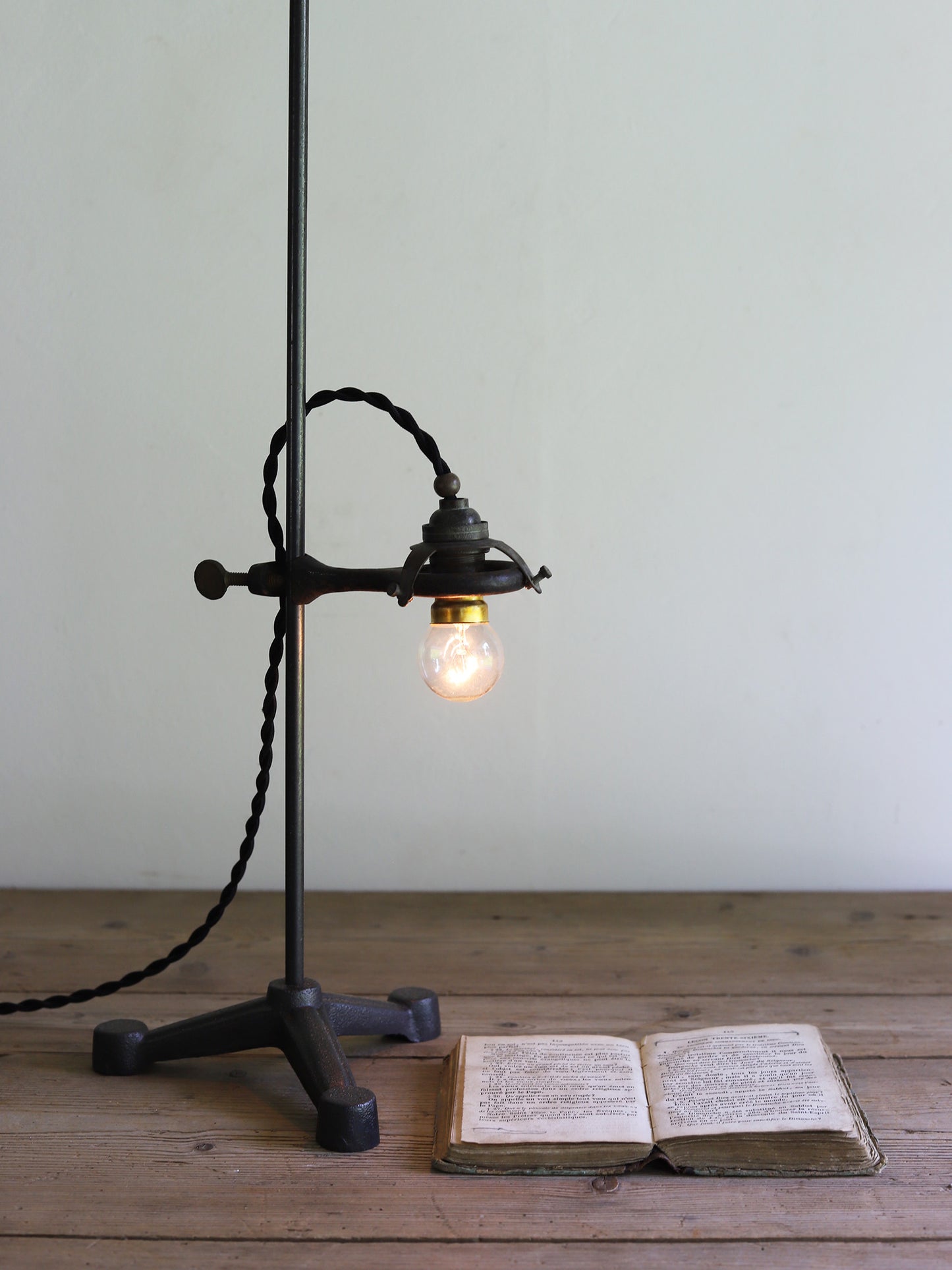 IRON STAND LAMP
