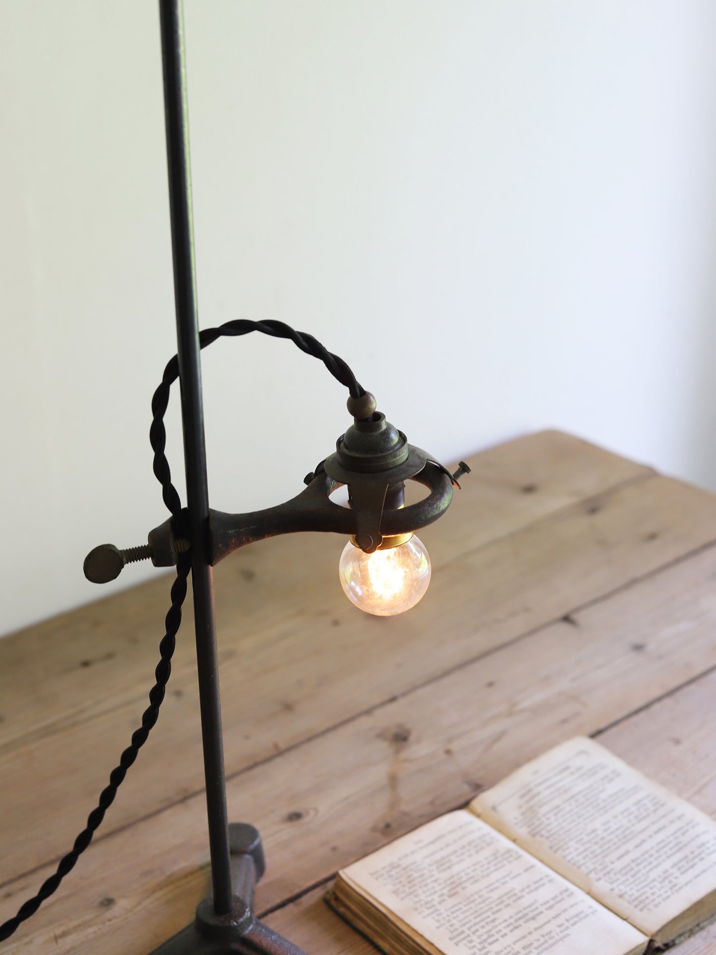 IRON STAND LAMP