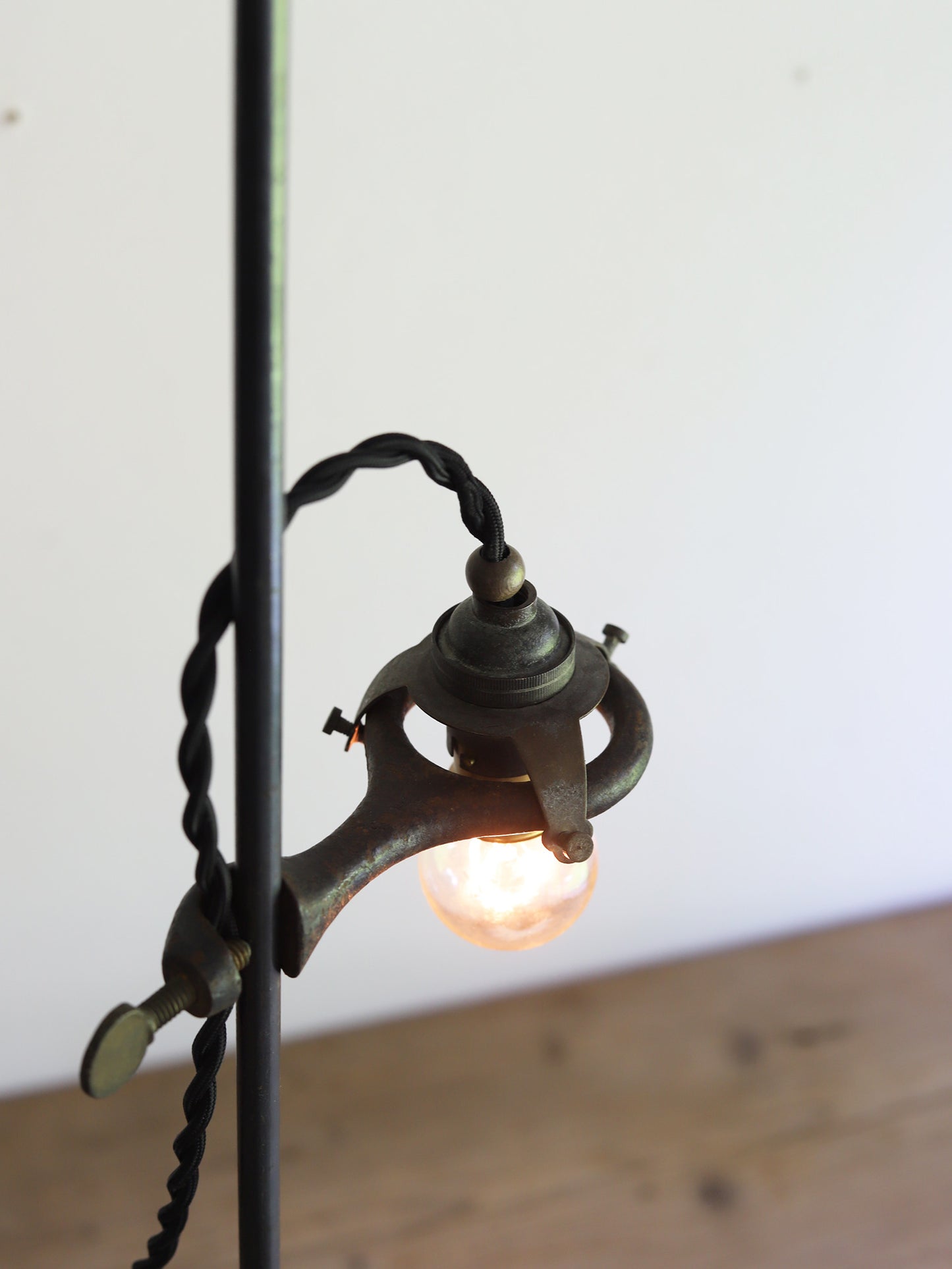 IRON STAND LAMP