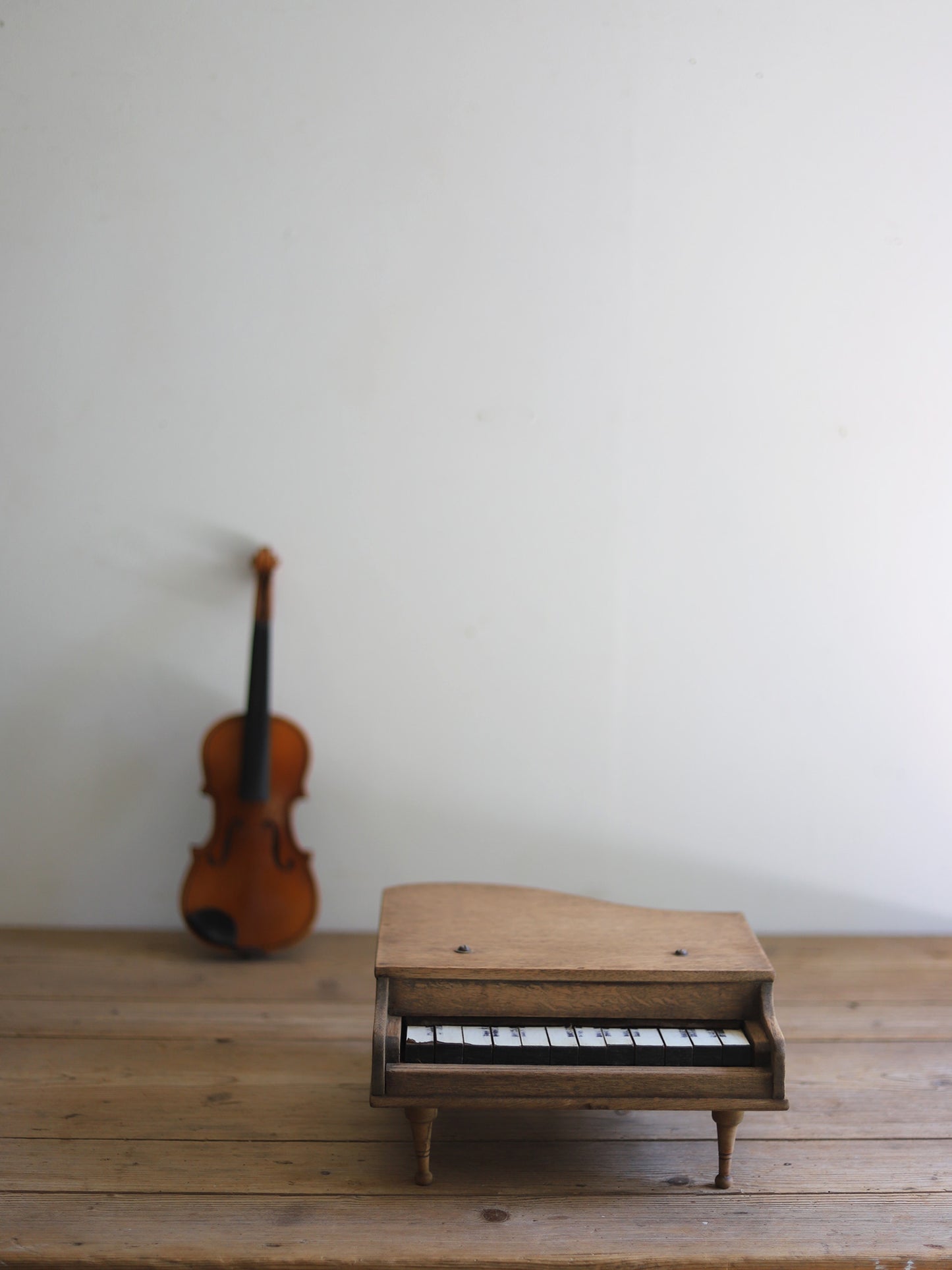 TOY PIANO