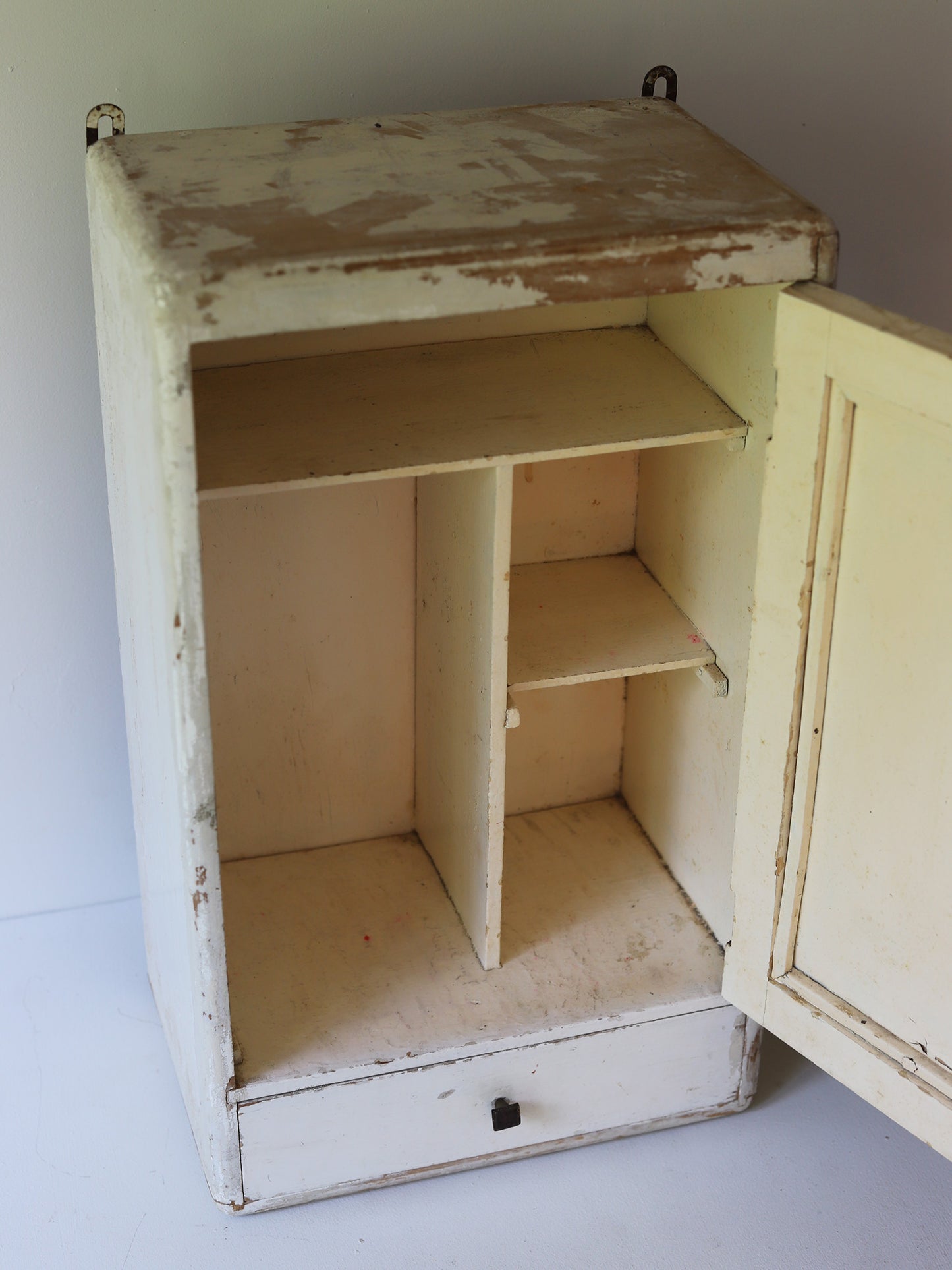 WALL SHELF