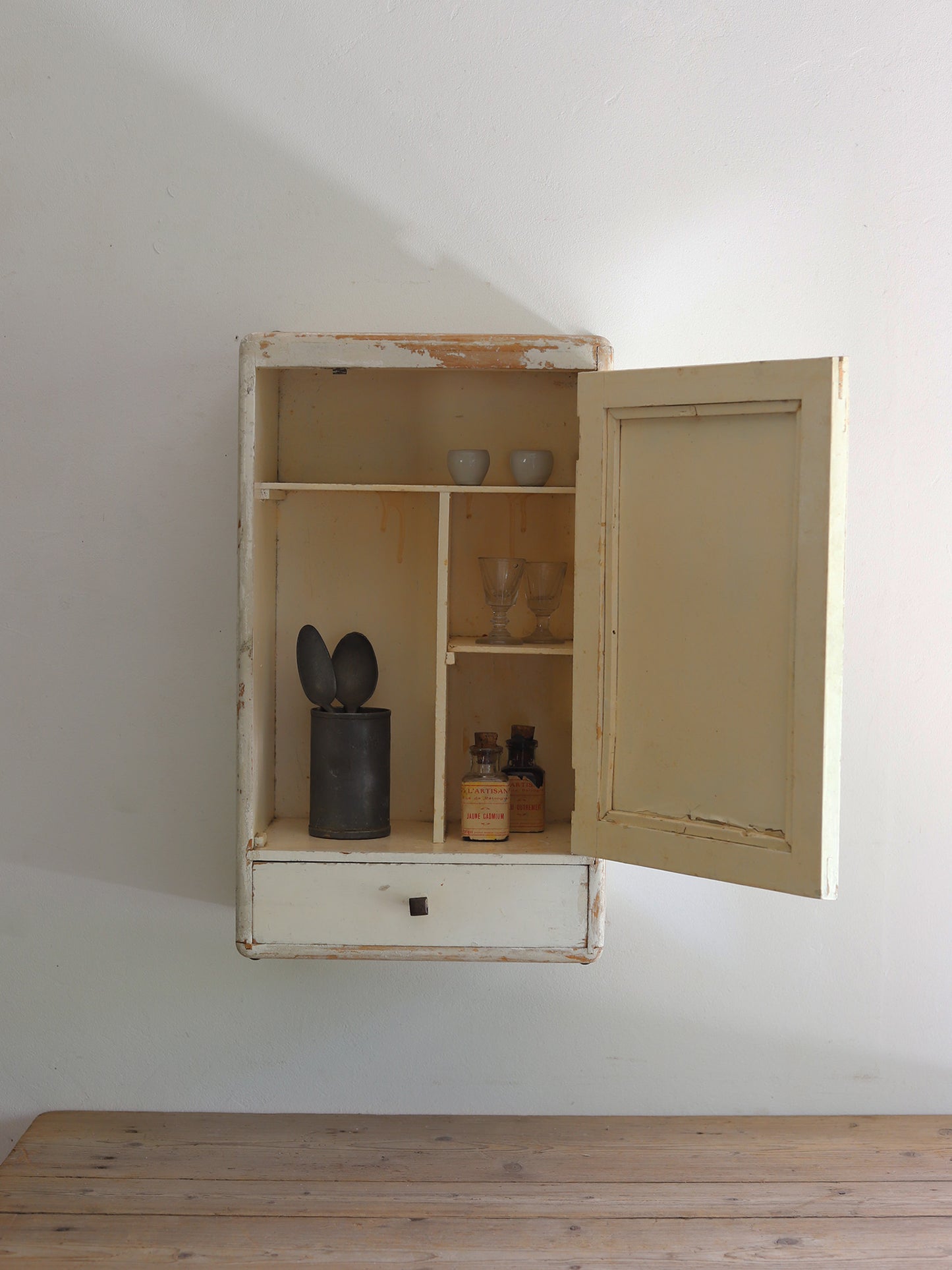 WALL SHELF