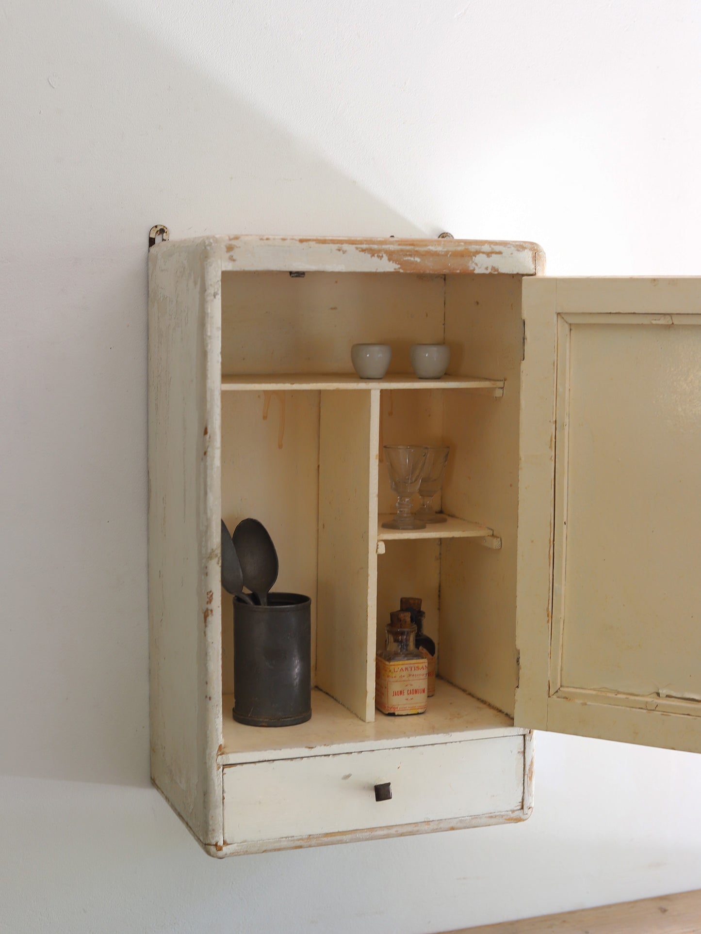 WALL SHELF