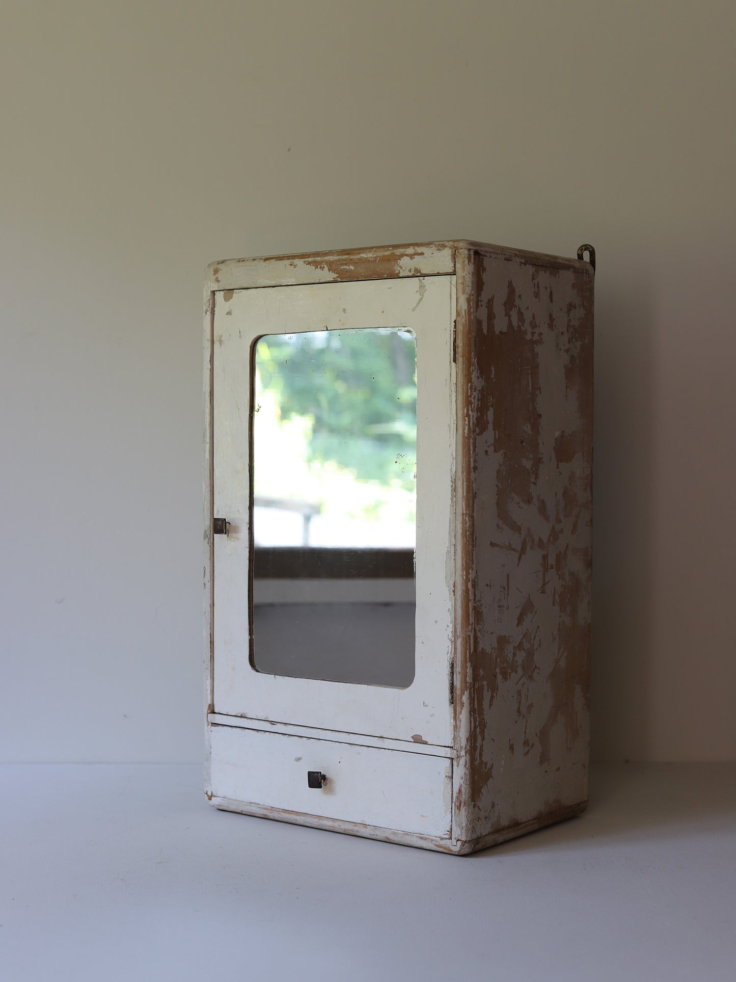 WALL SHELF