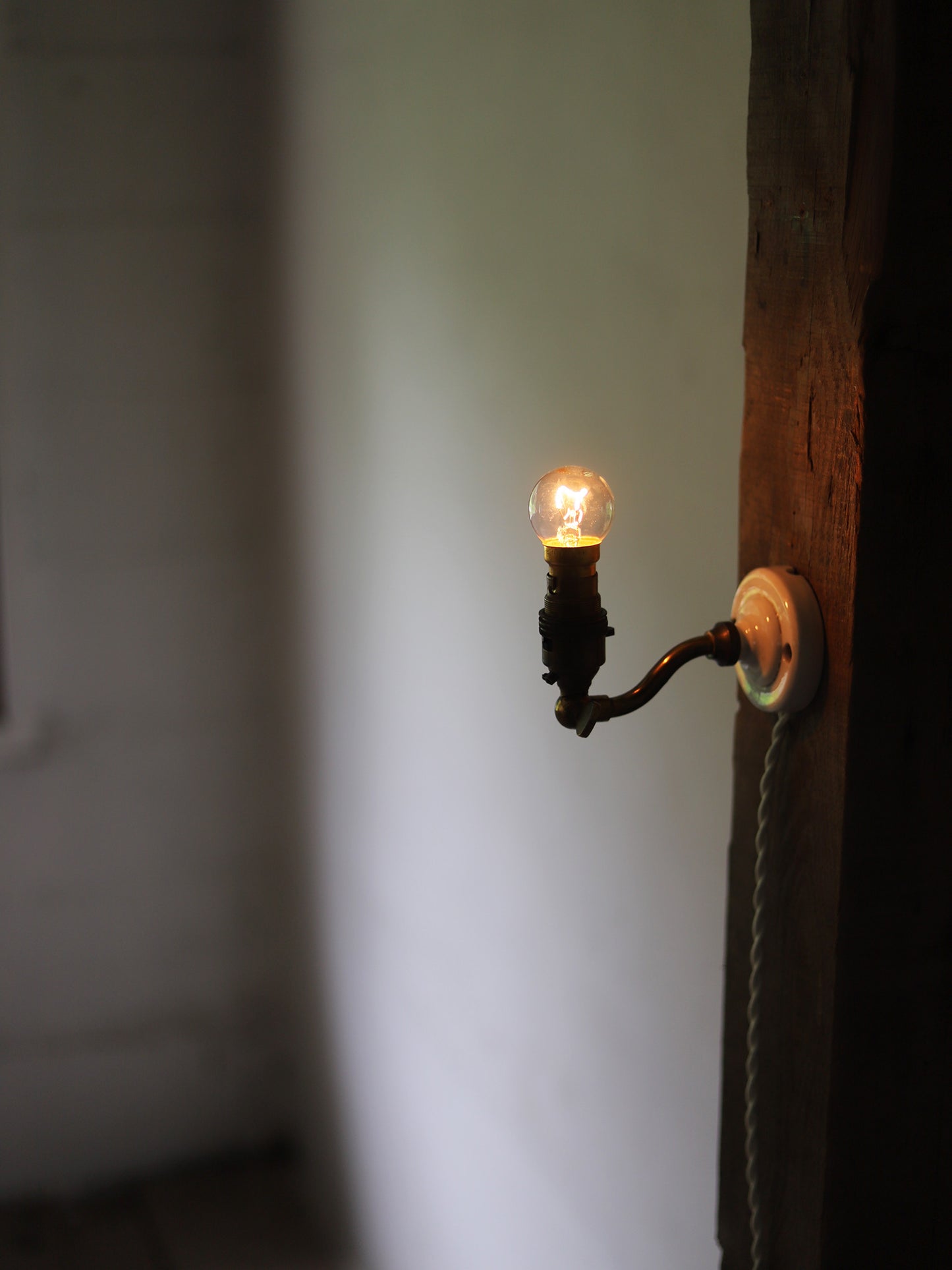SMALL WALL LAMP