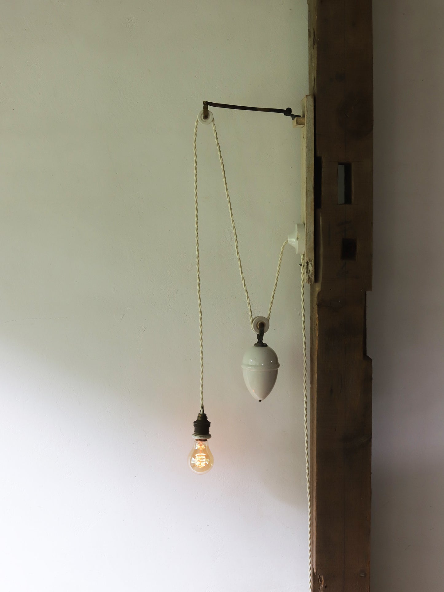 POTTERY LIFTING LAMP
