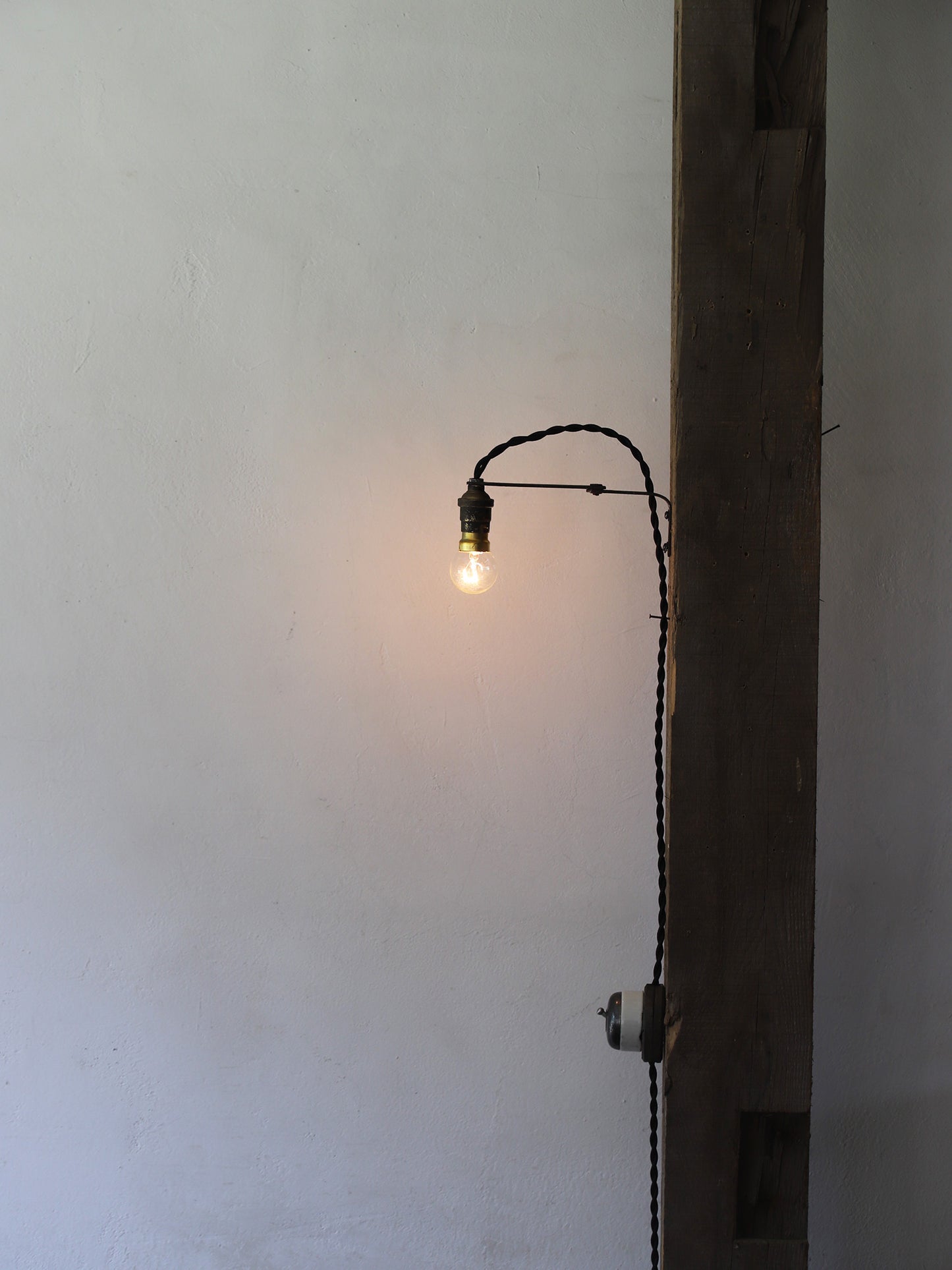 WALL LAMP