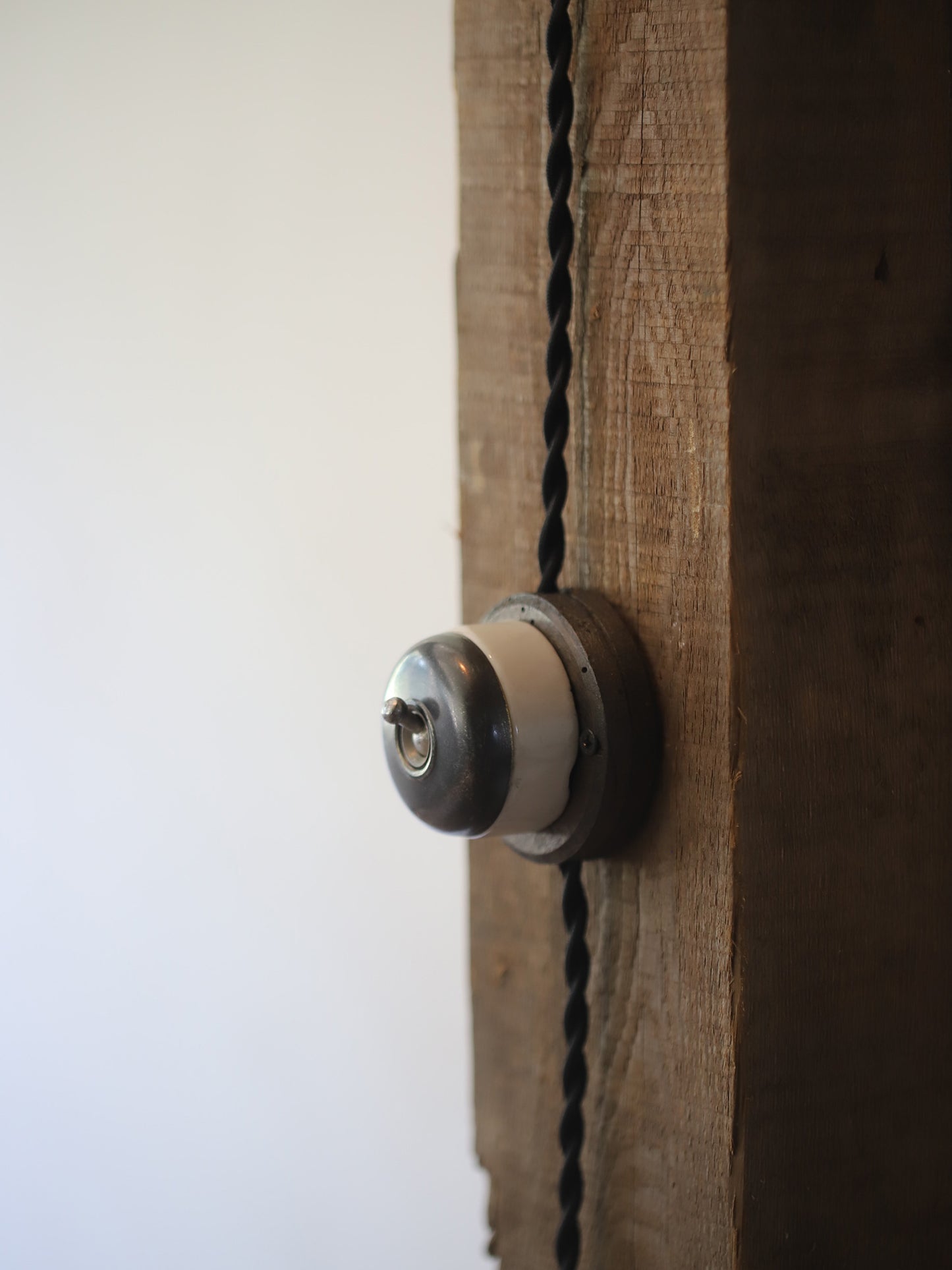 WALL LAMP