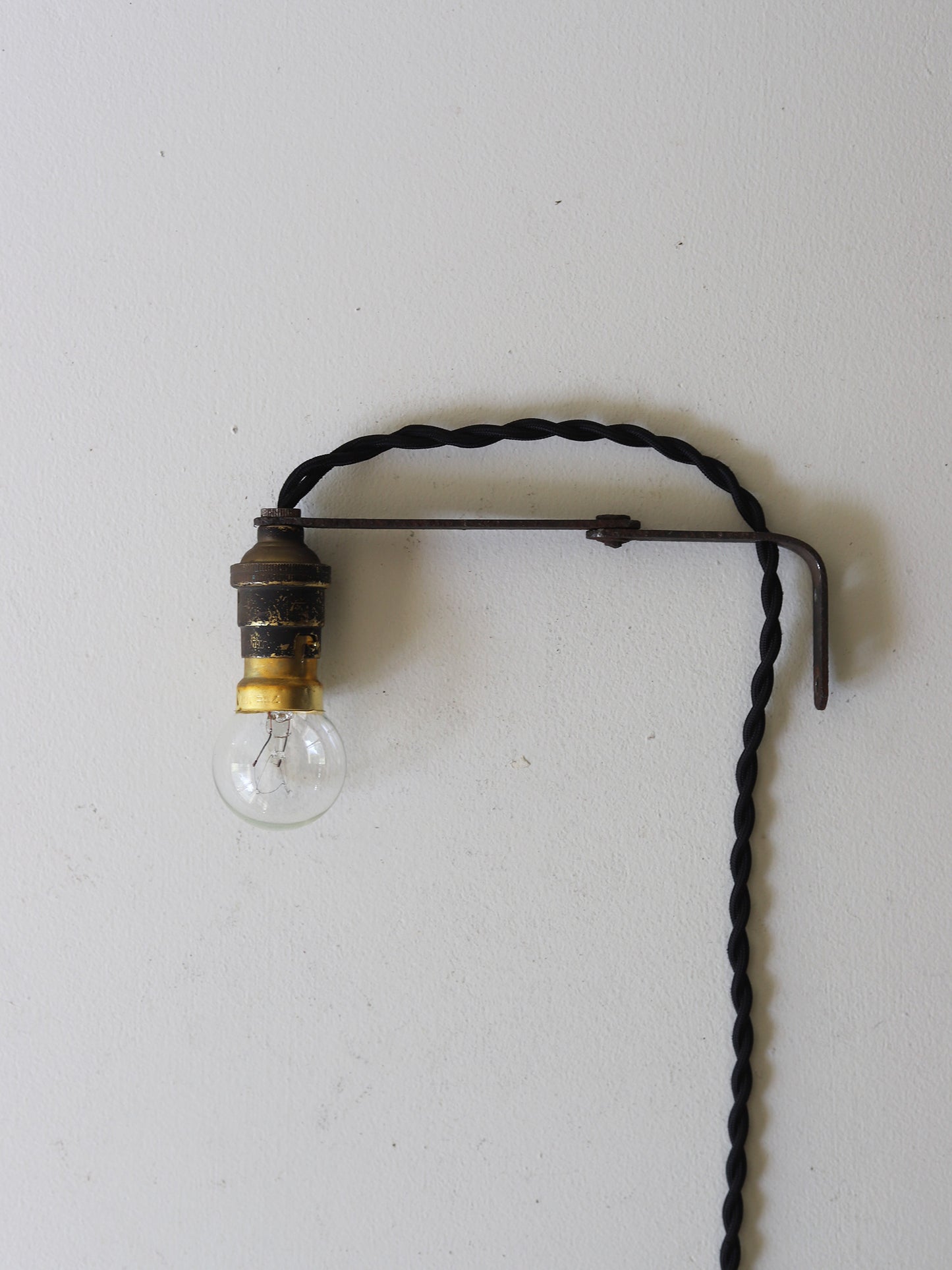WALL LAMP