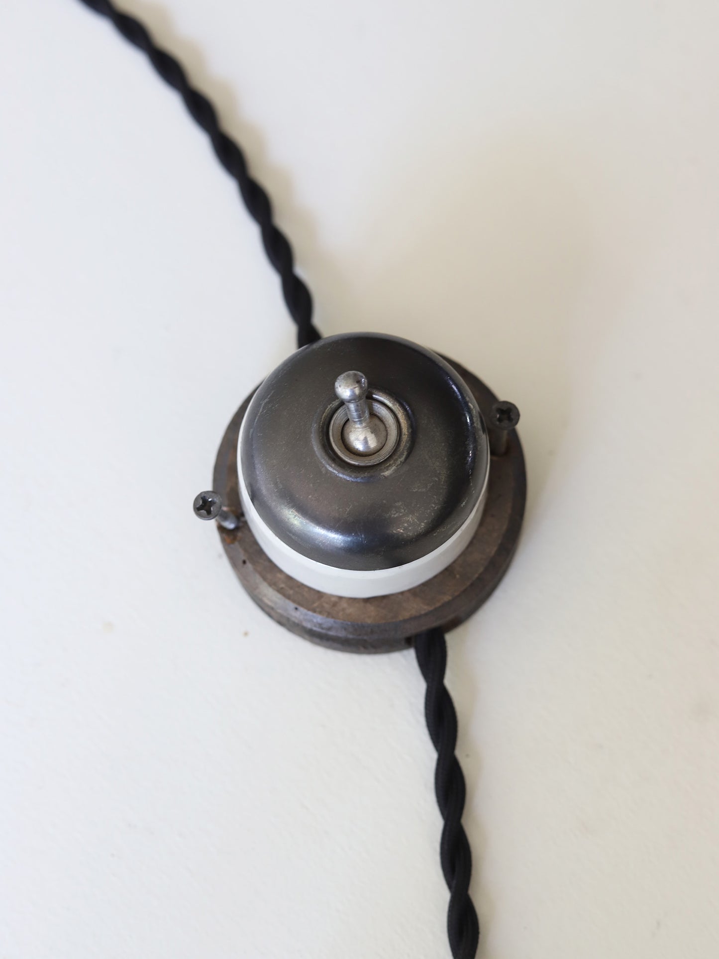 WALL LAMP