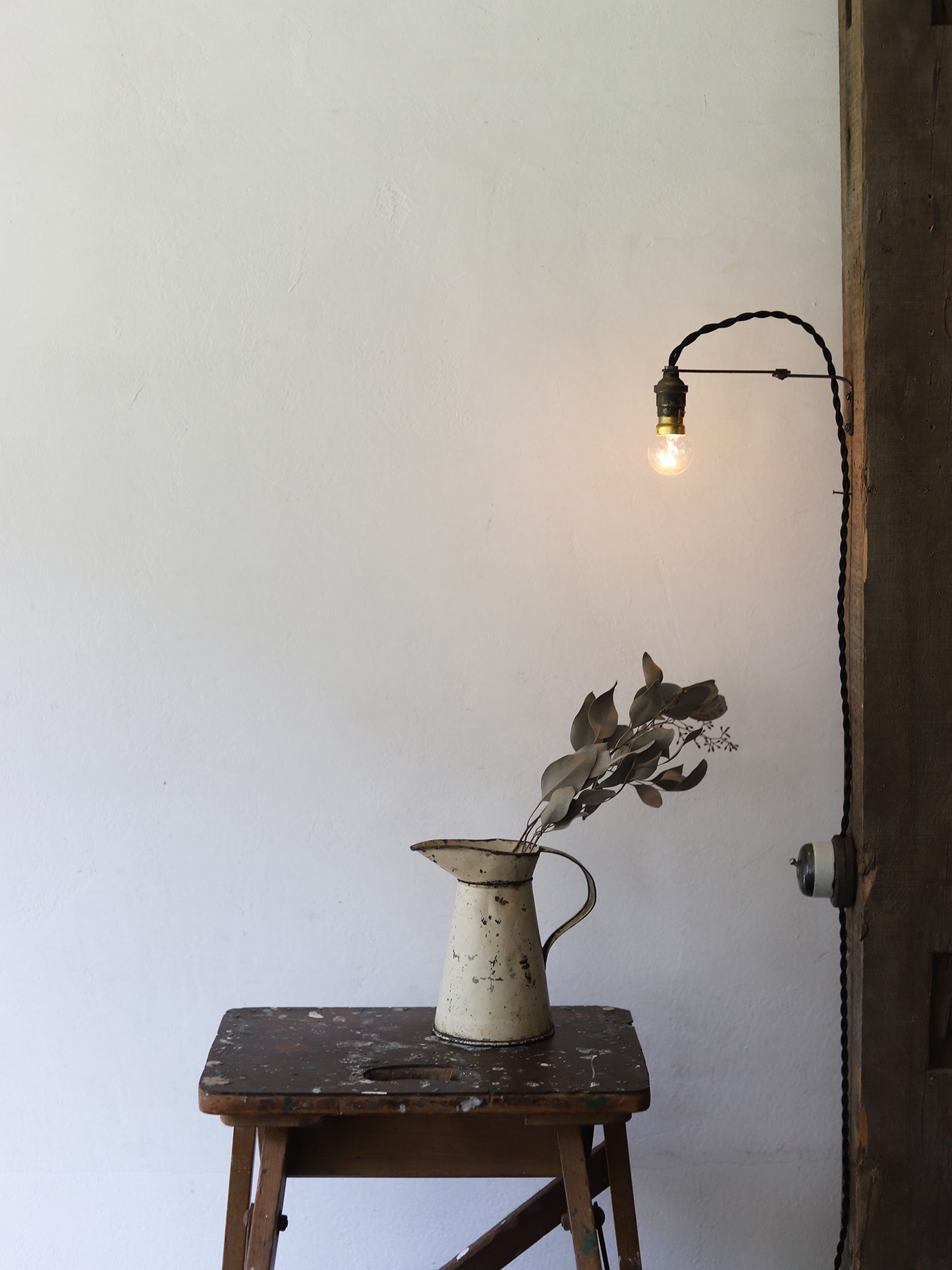 WALL LAMP
