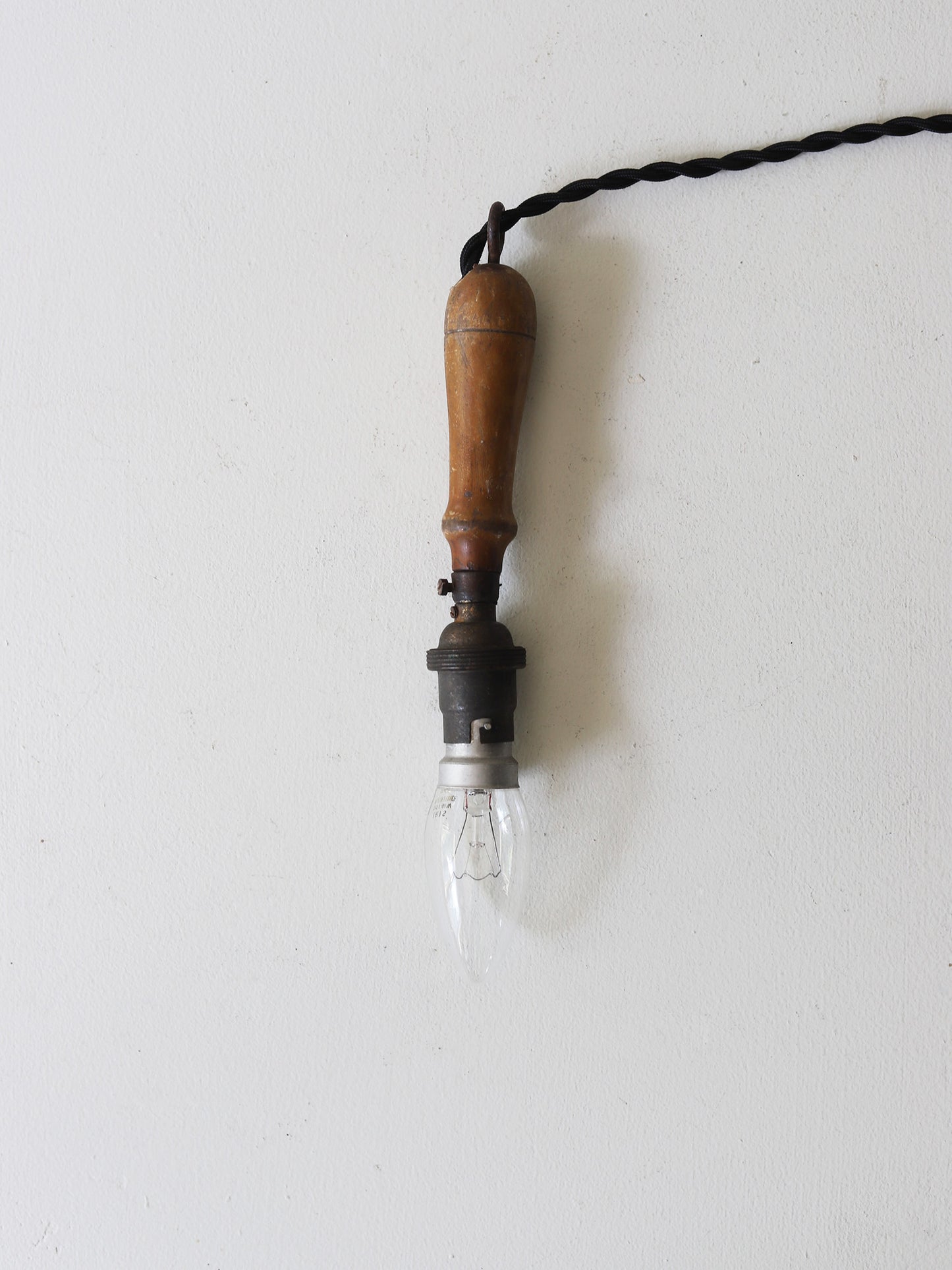 HANDLE LAMP