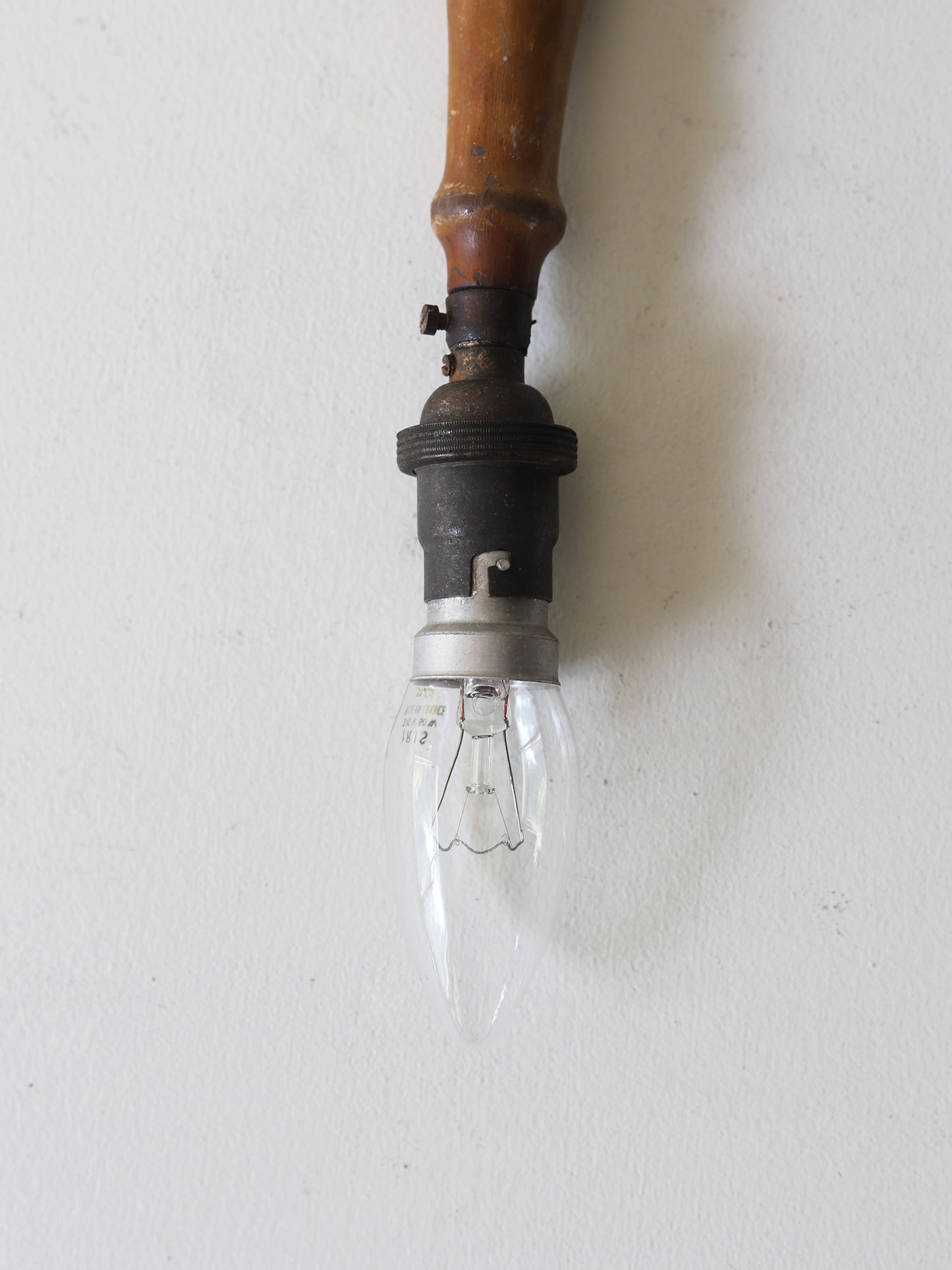 HANDLE LAMP