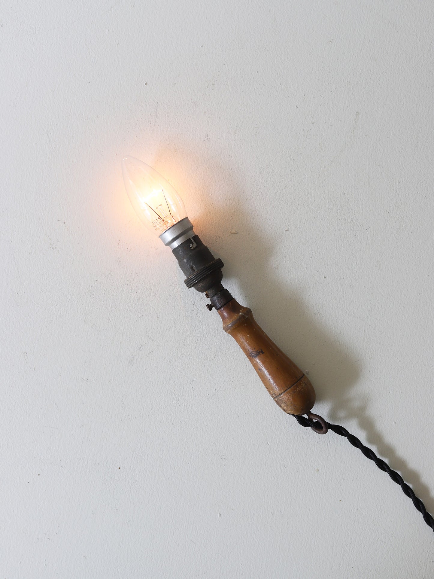 HANDLE LAMP