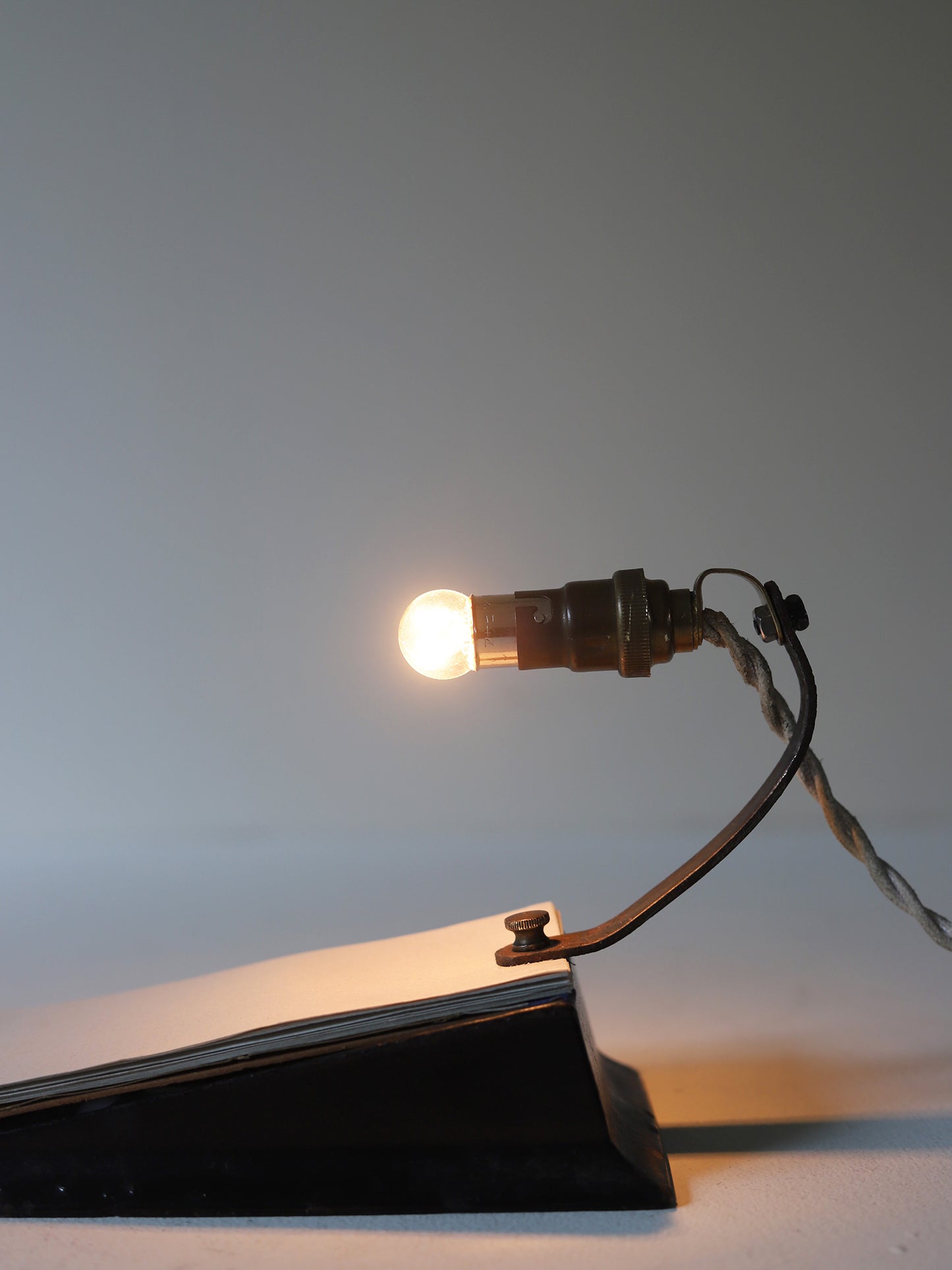 MEMO STAND LAMP
