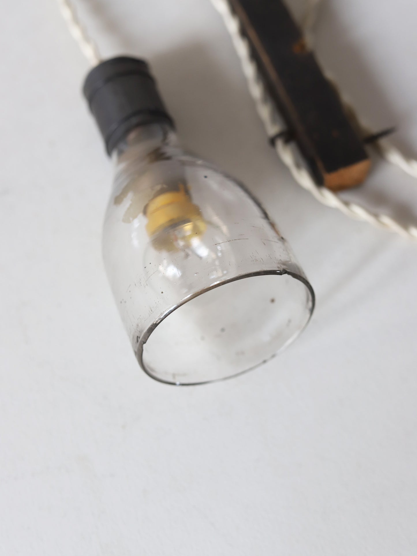 GLASS SHADE LAMP