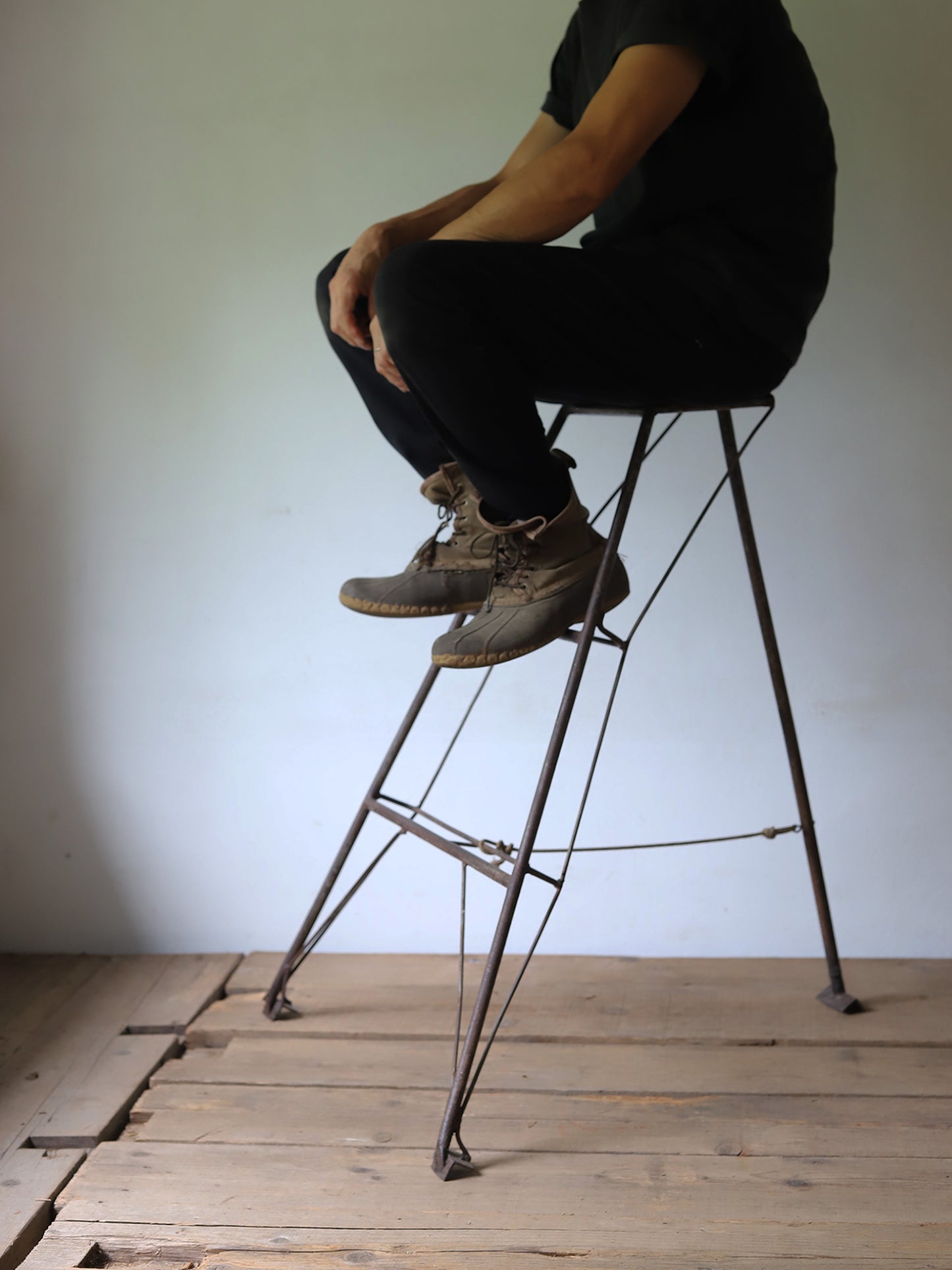 IRON STEPLADDER