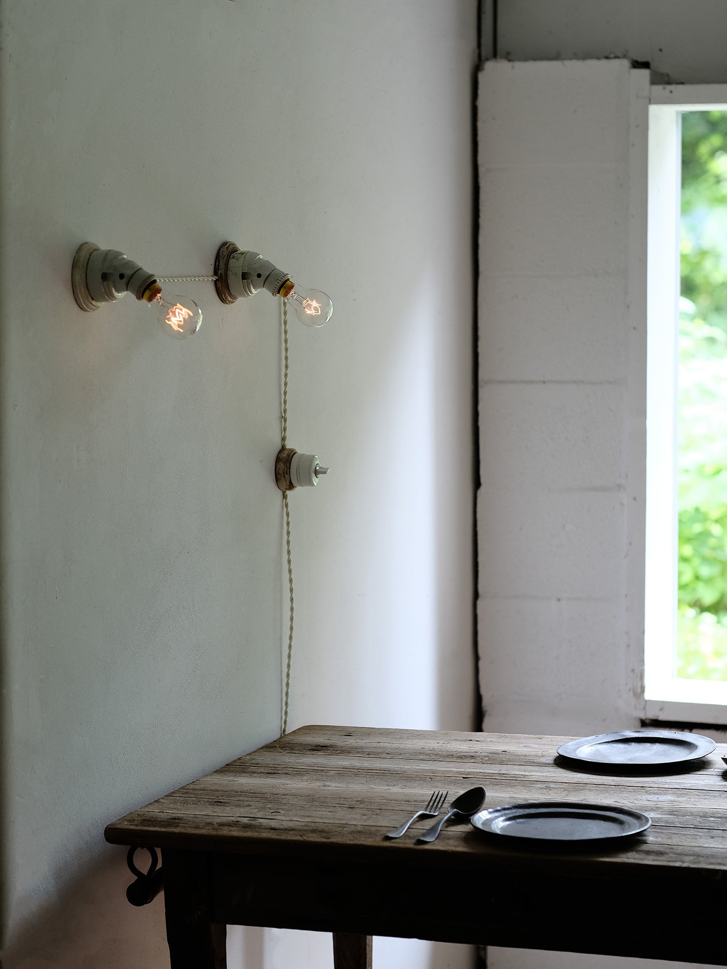 2 SOCKET LAMP WITH SWITCH : B