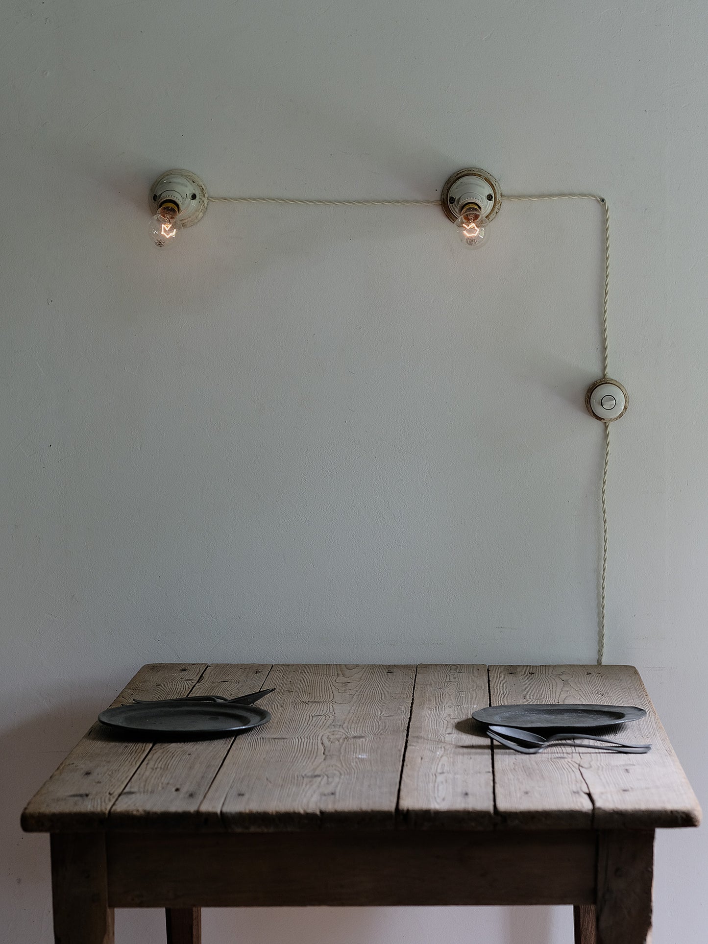 2 SOCKET LAMP WITH SWITCH : B