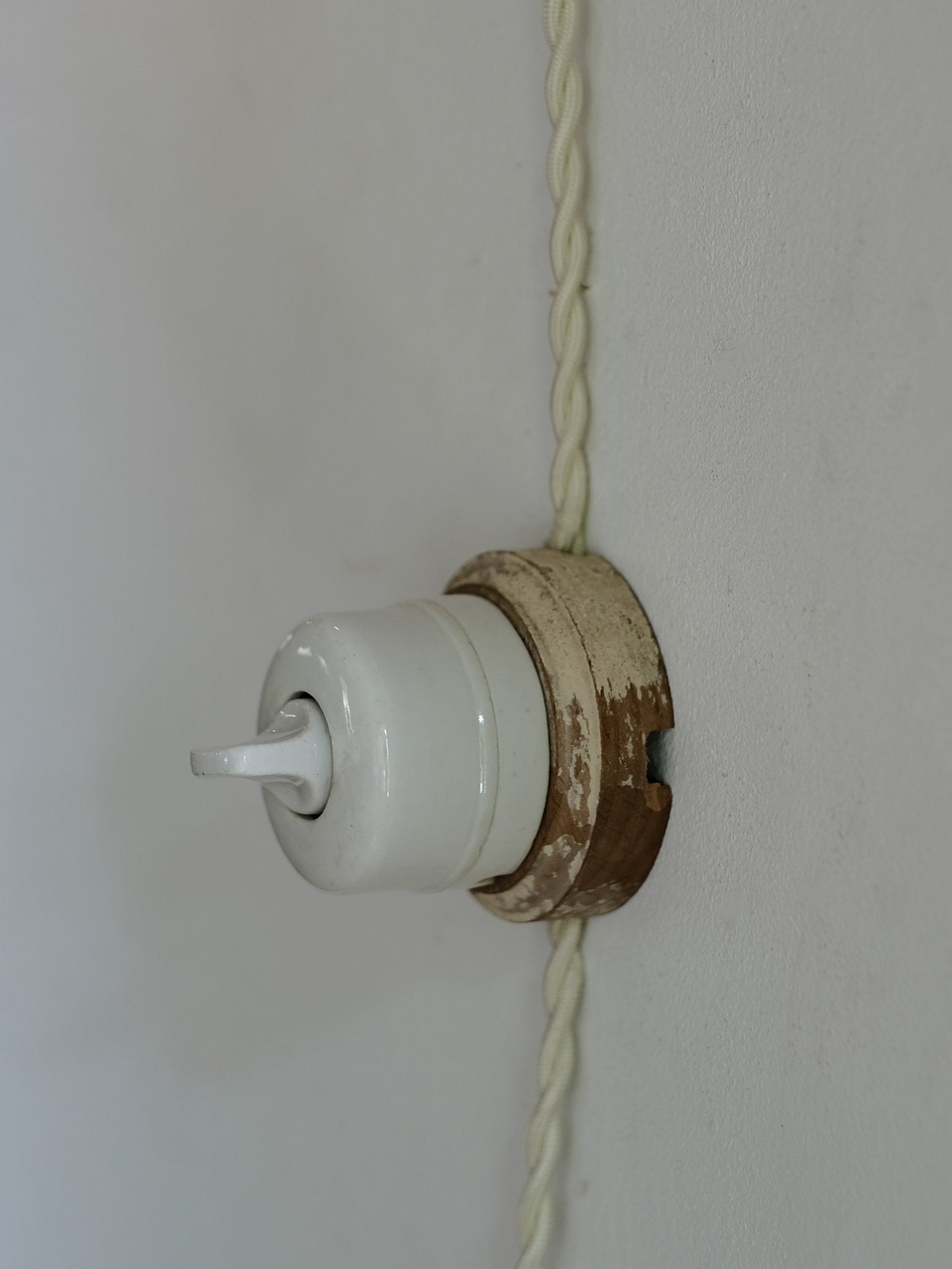 2 SOCKET LAMP WITH SWITCH : B