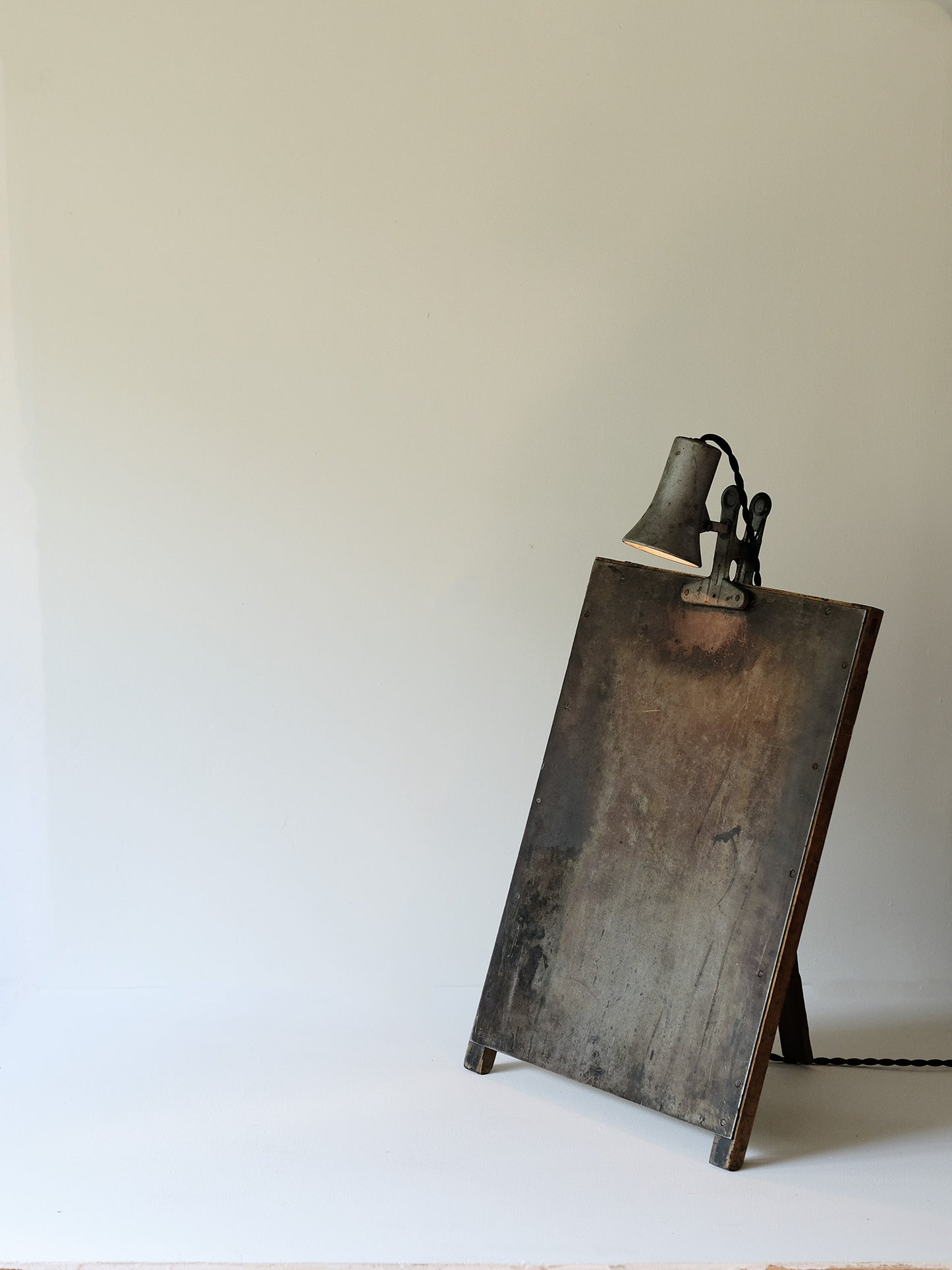 SIGNBOARD LAMP