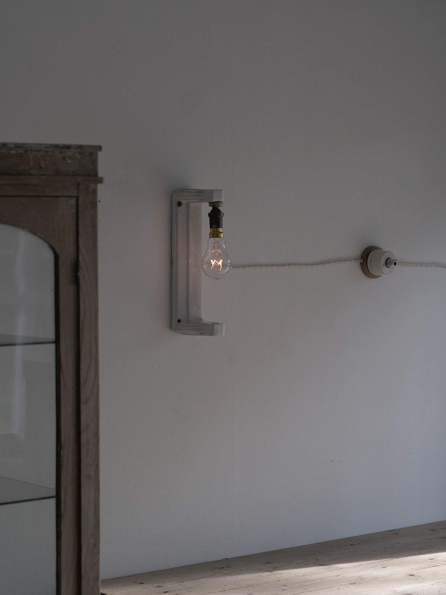 WALL LAMP WITH SWITCH:B