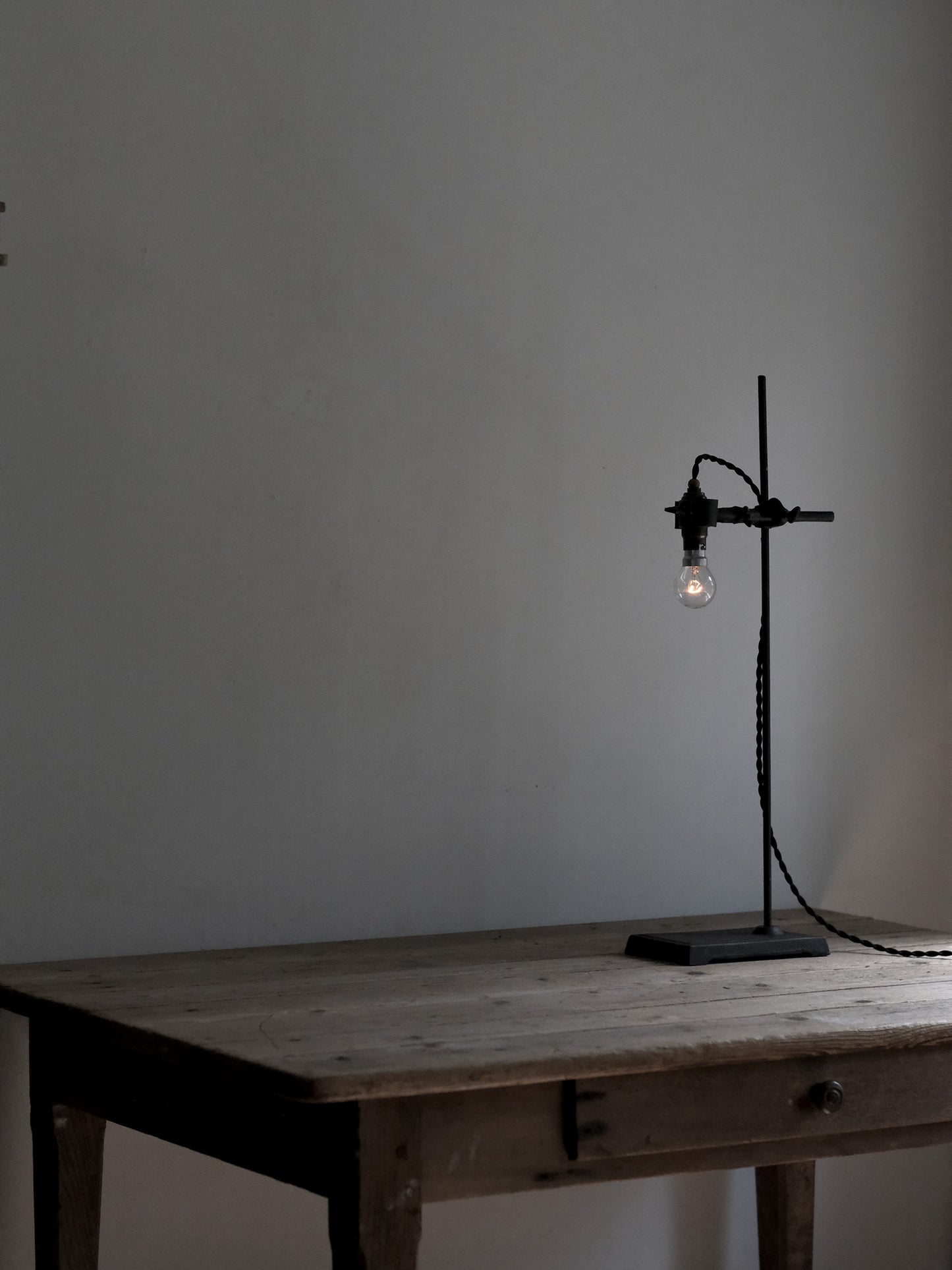 IRON STAND LAMP