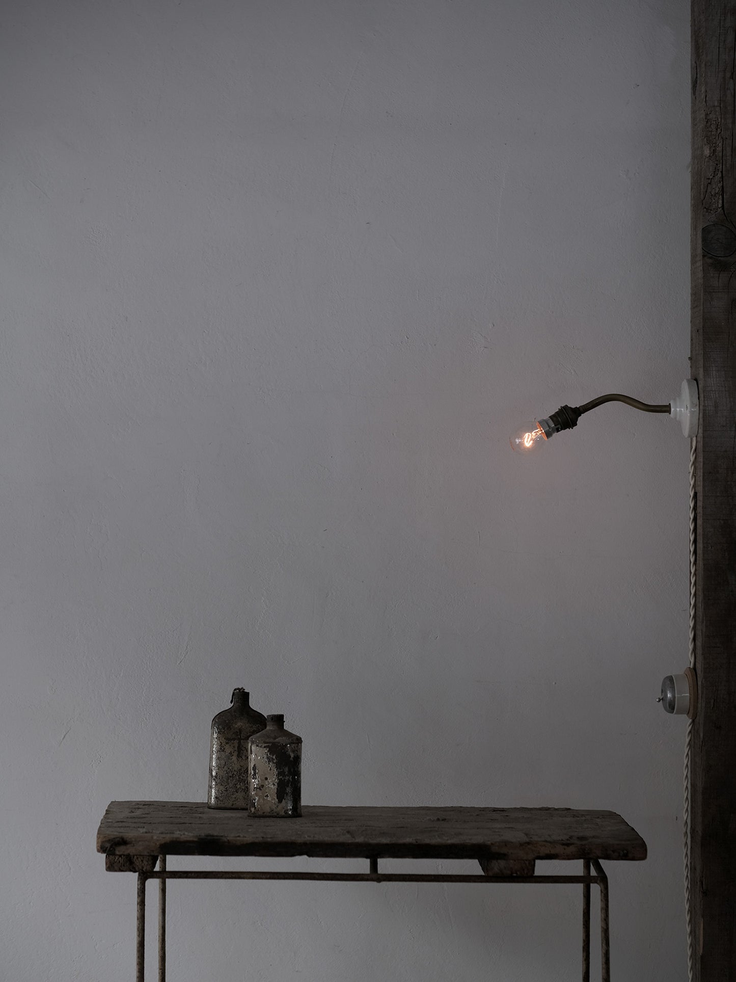 WALL LAMP WITH SWITCH