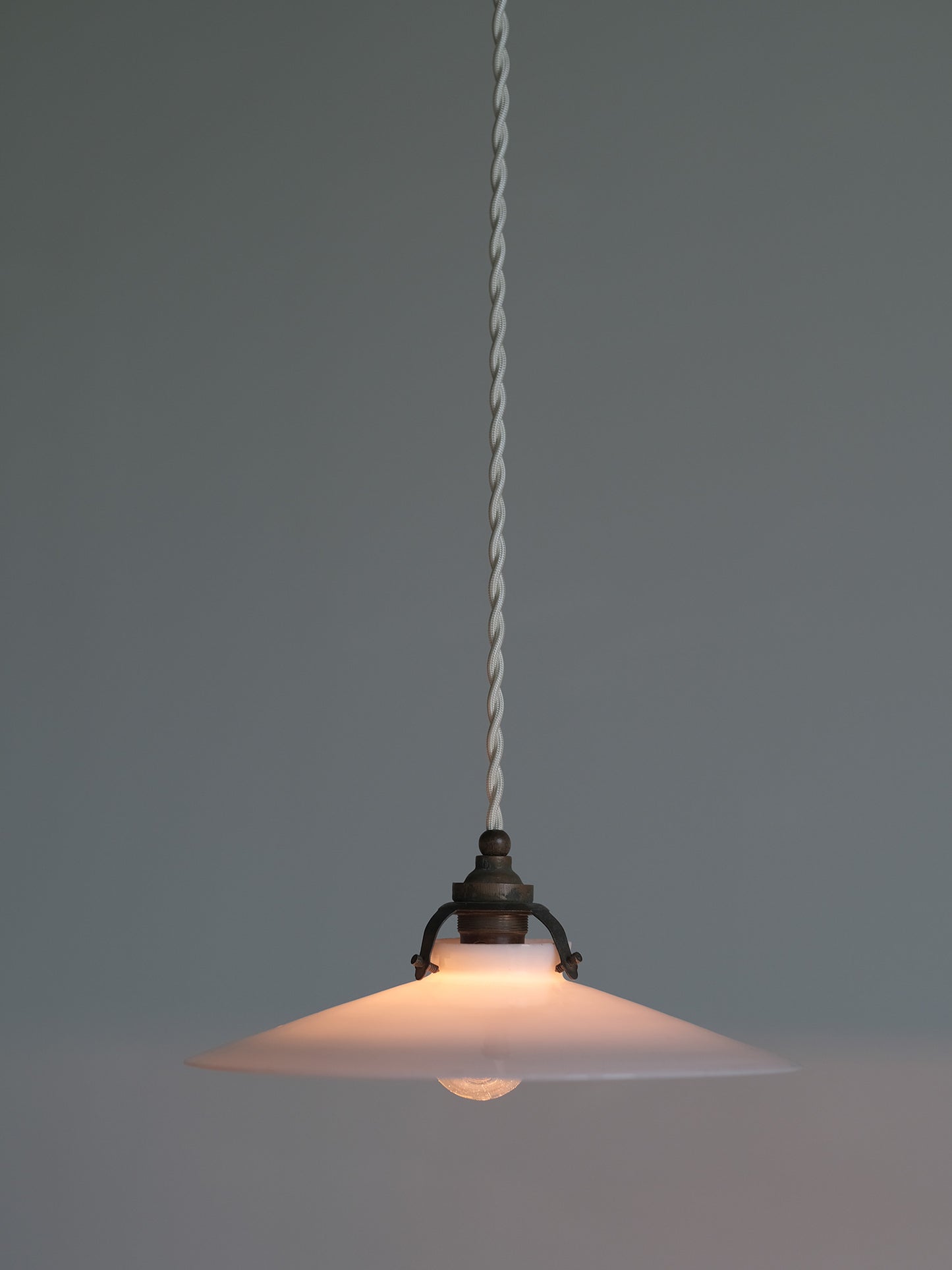 GLASS SHADE LAMP : A