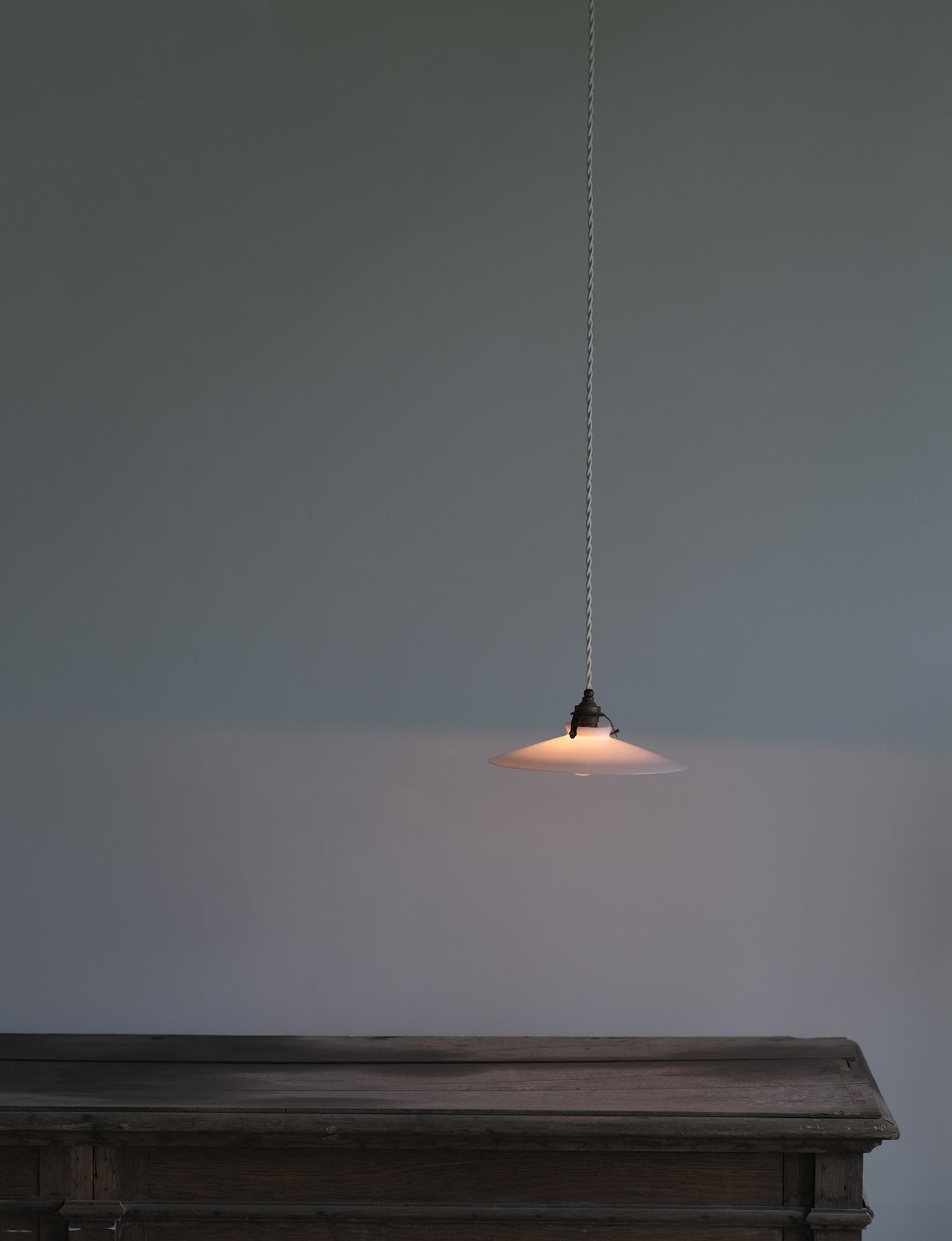 GLASS SHADE LAMP : A
