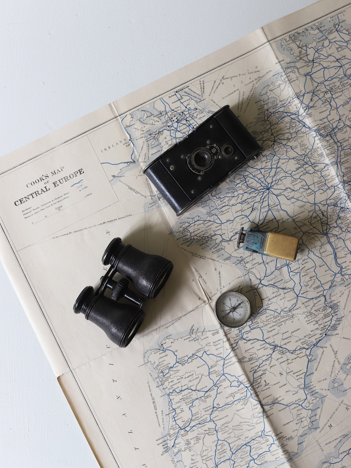 BINOCULARS