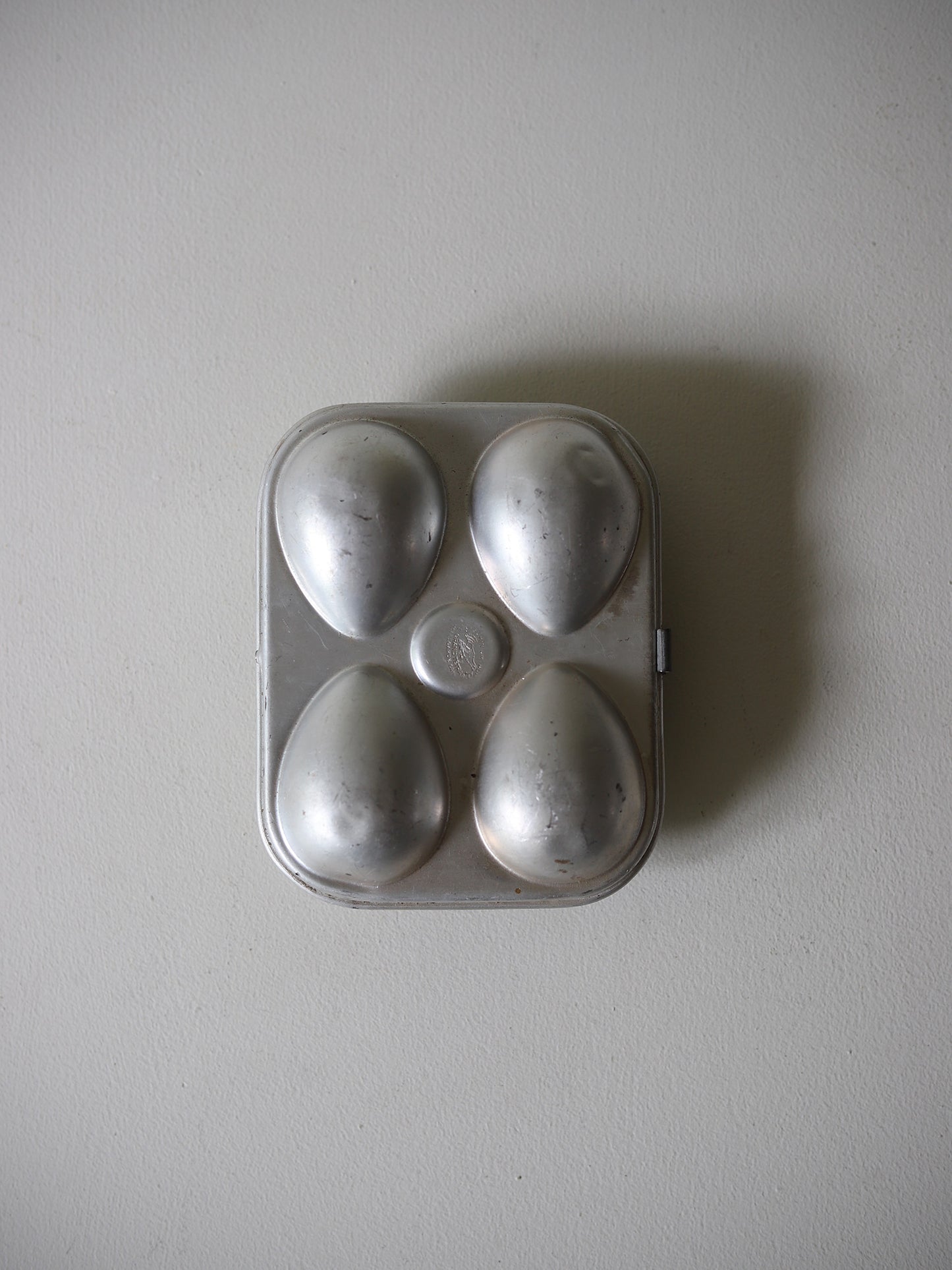 LE GRAND TETRAS EGG CARRY : A