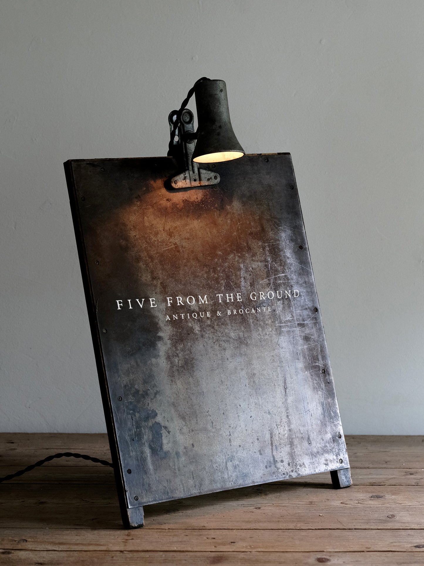 SIGNBOARD LAMP