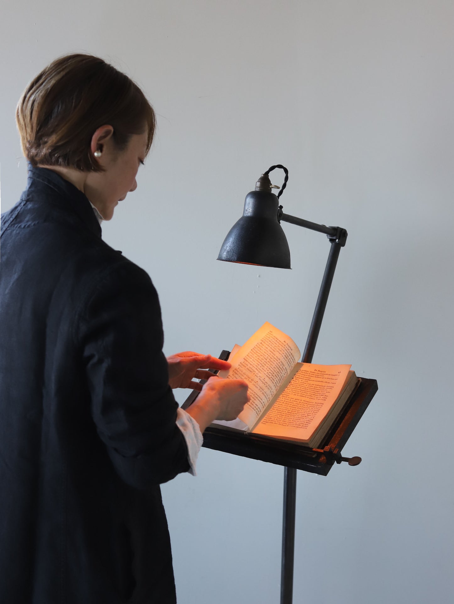 IRON STAND LAMP with BOOK STAND