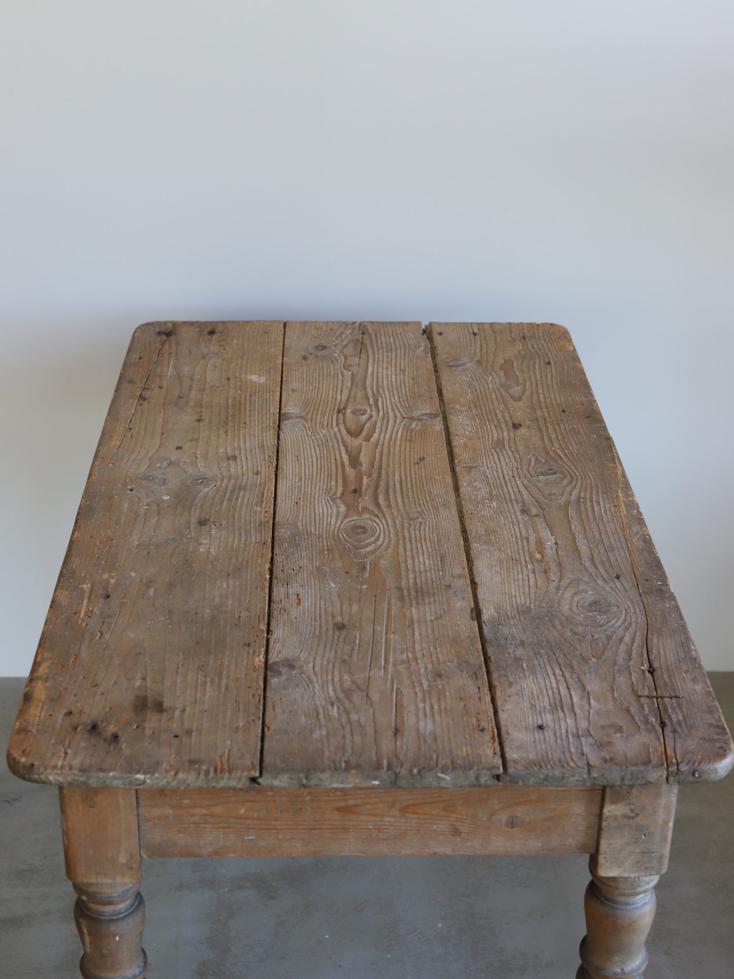 152  FRANCE WOODEN TABLE